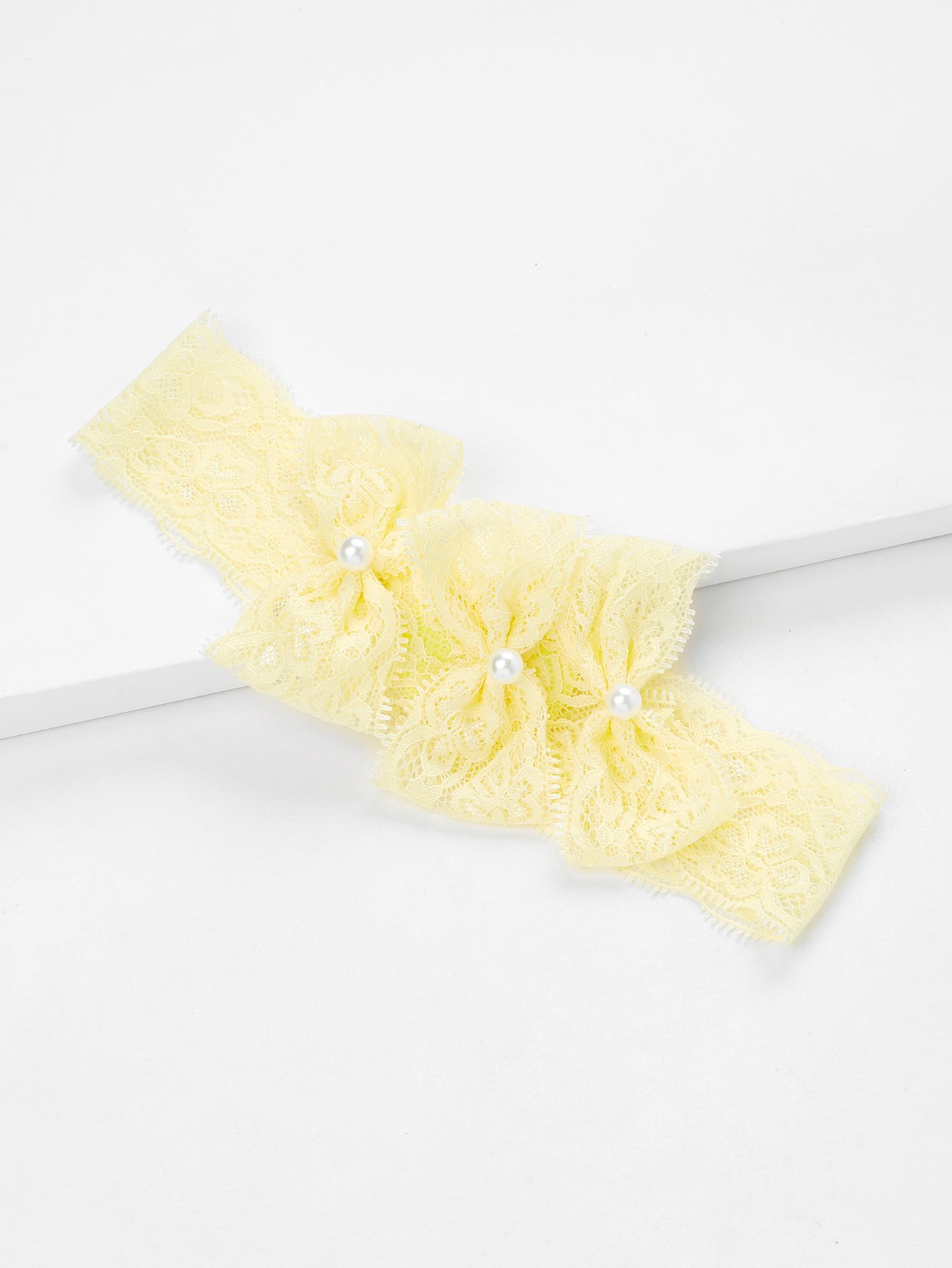 Украшение на волосы с кружевами для детей и бантом