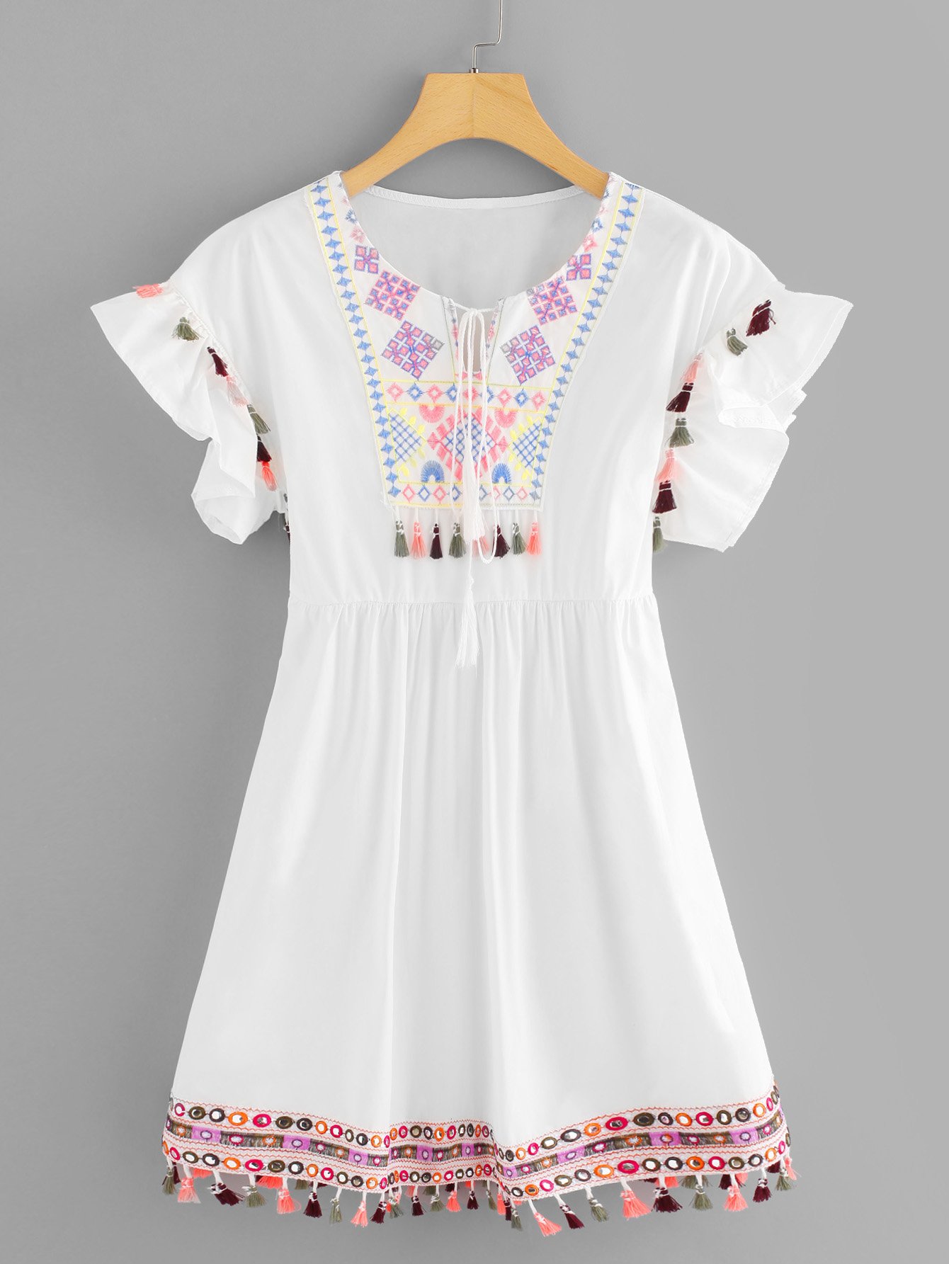 Платье с вышивкой цветы