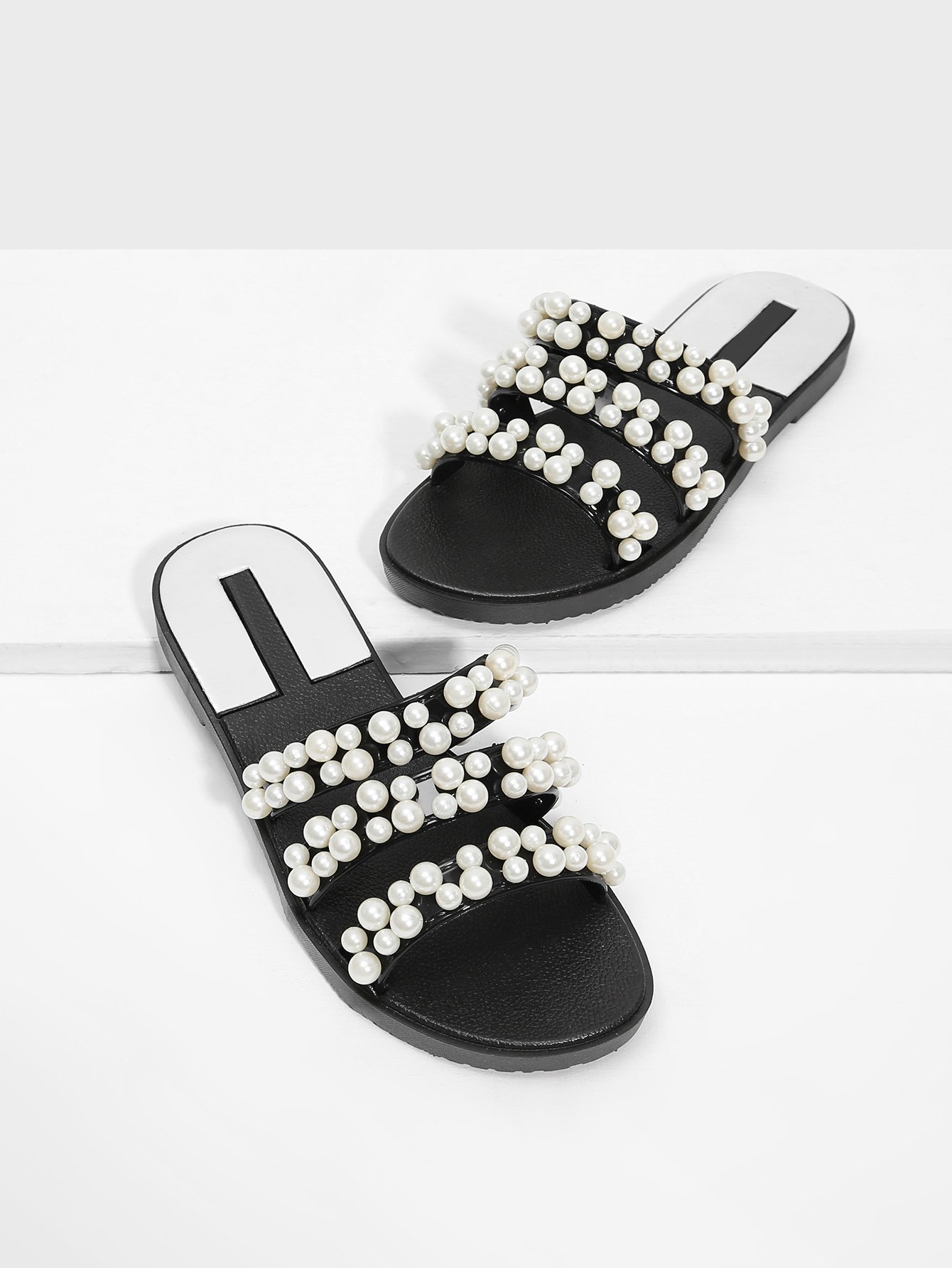 Сандали с украшениями жемчужины