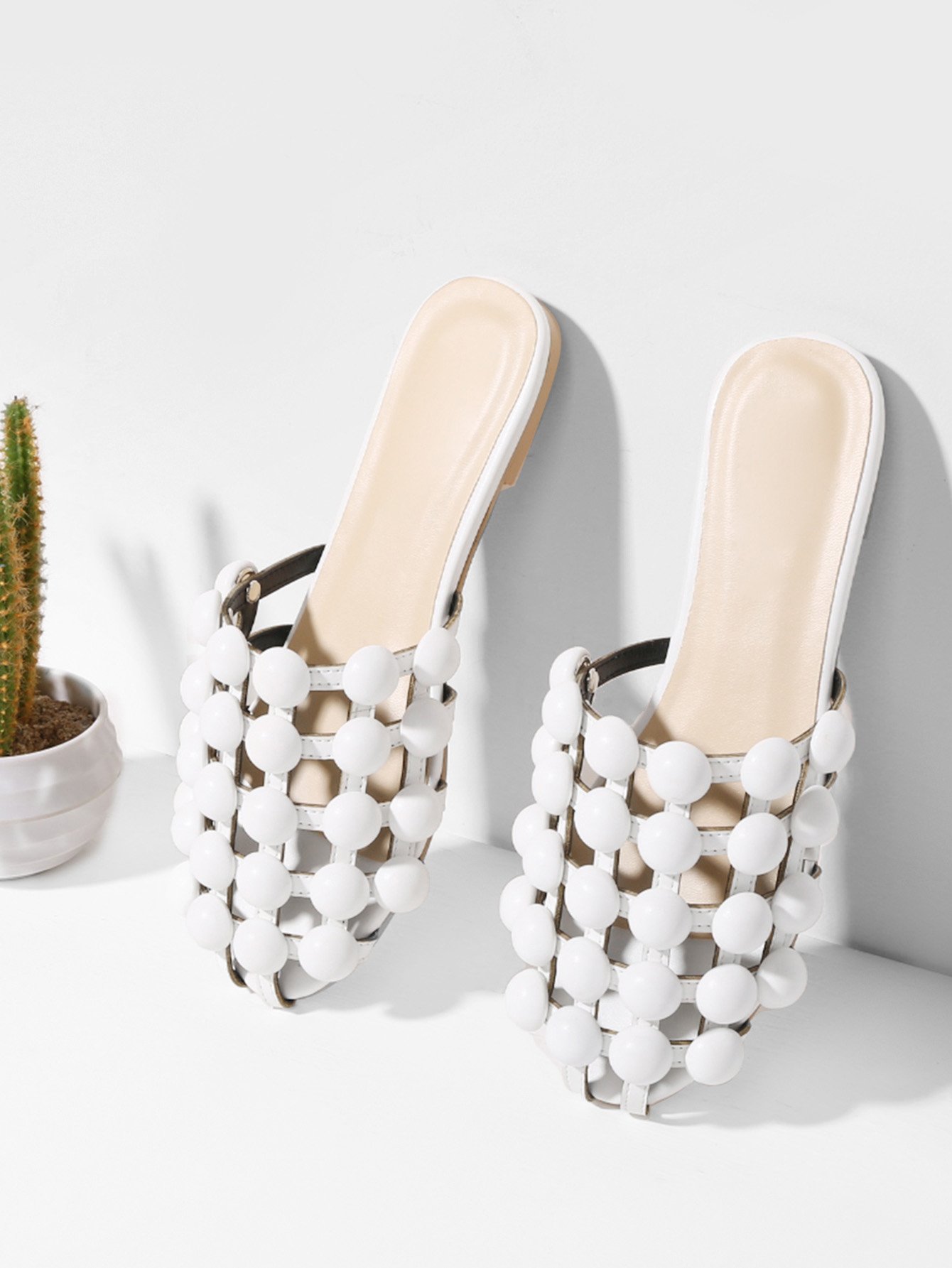 Тапочки с украшениями