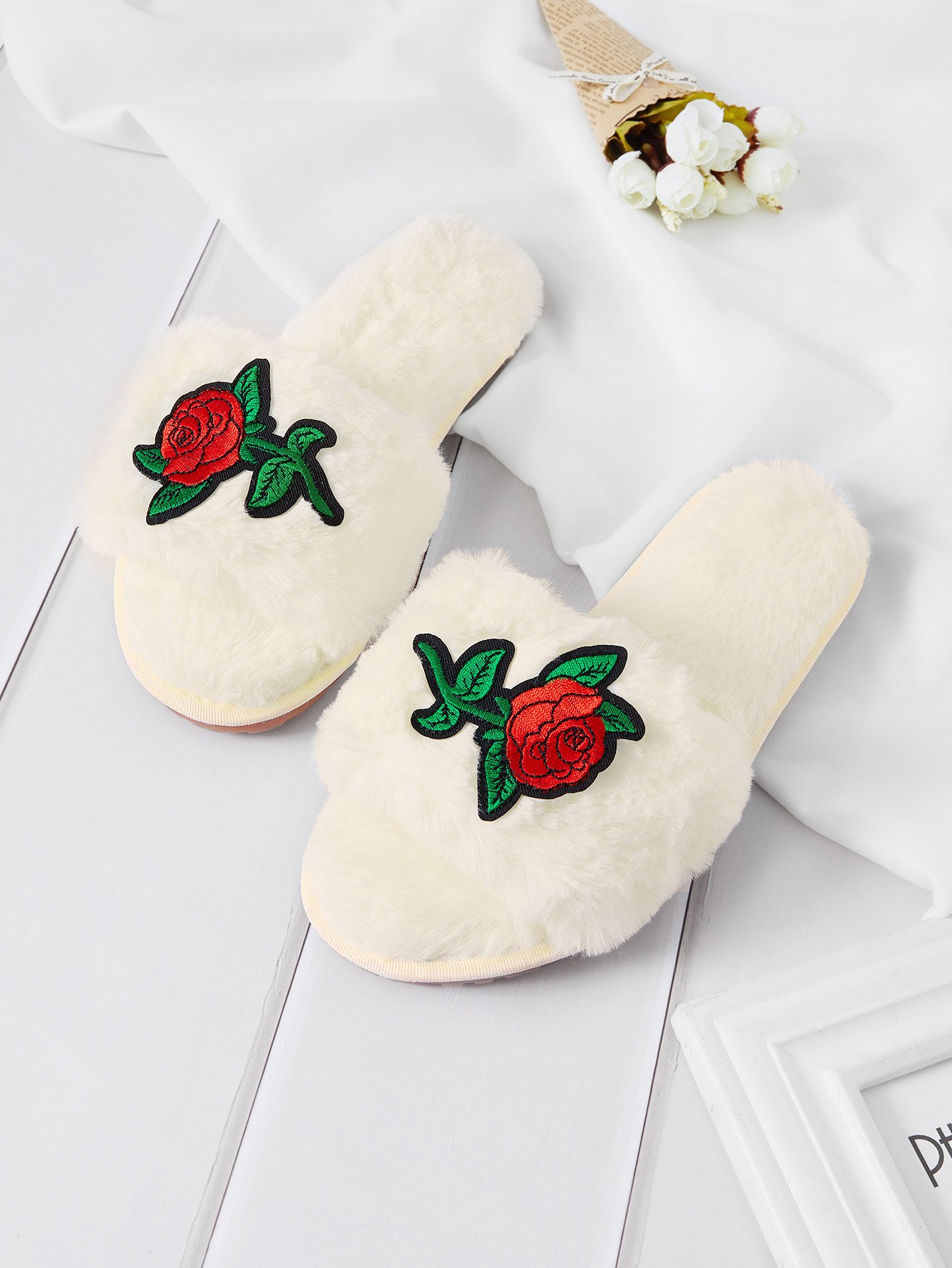 Открытый палец Белый Тапочки