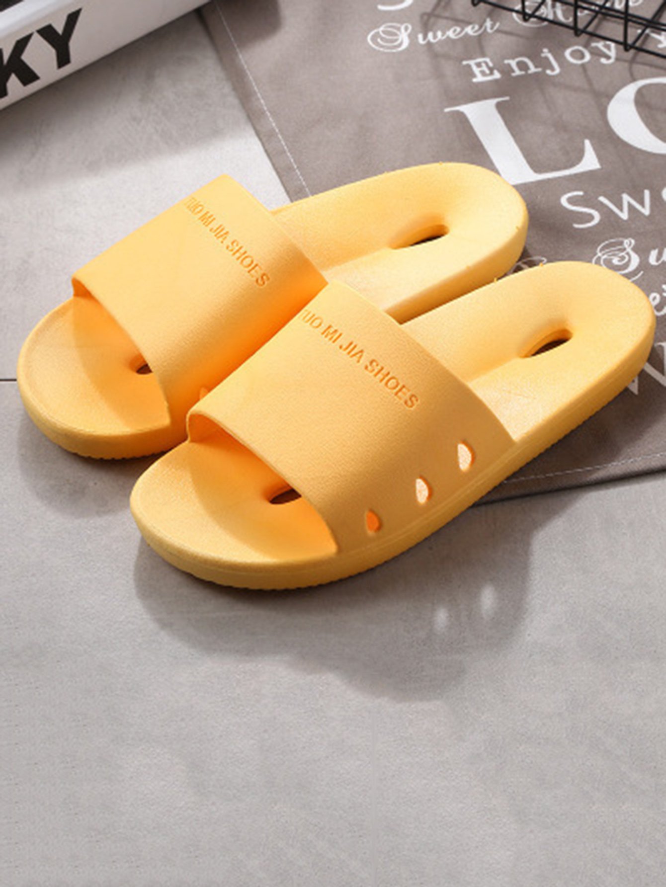 Открытый палец Жёлтый Тапочки