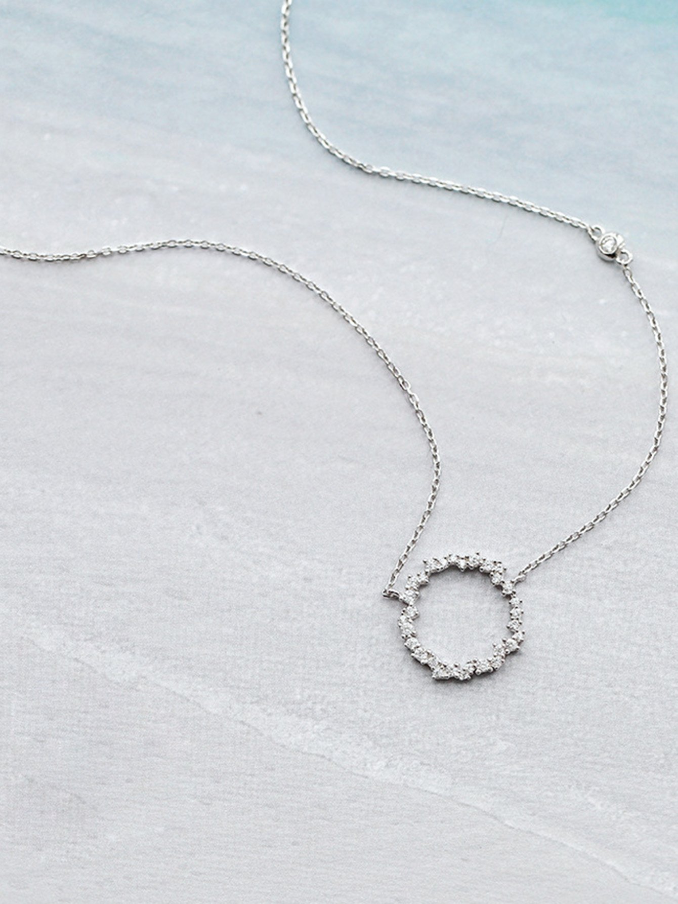 Rhinestone Decorated Ring Pendant Chain Necklace