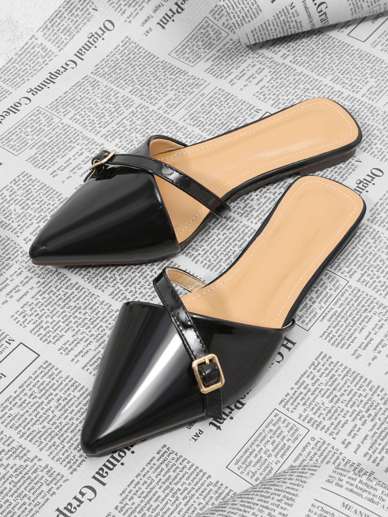 Плоские тапочки с точечным пальцем