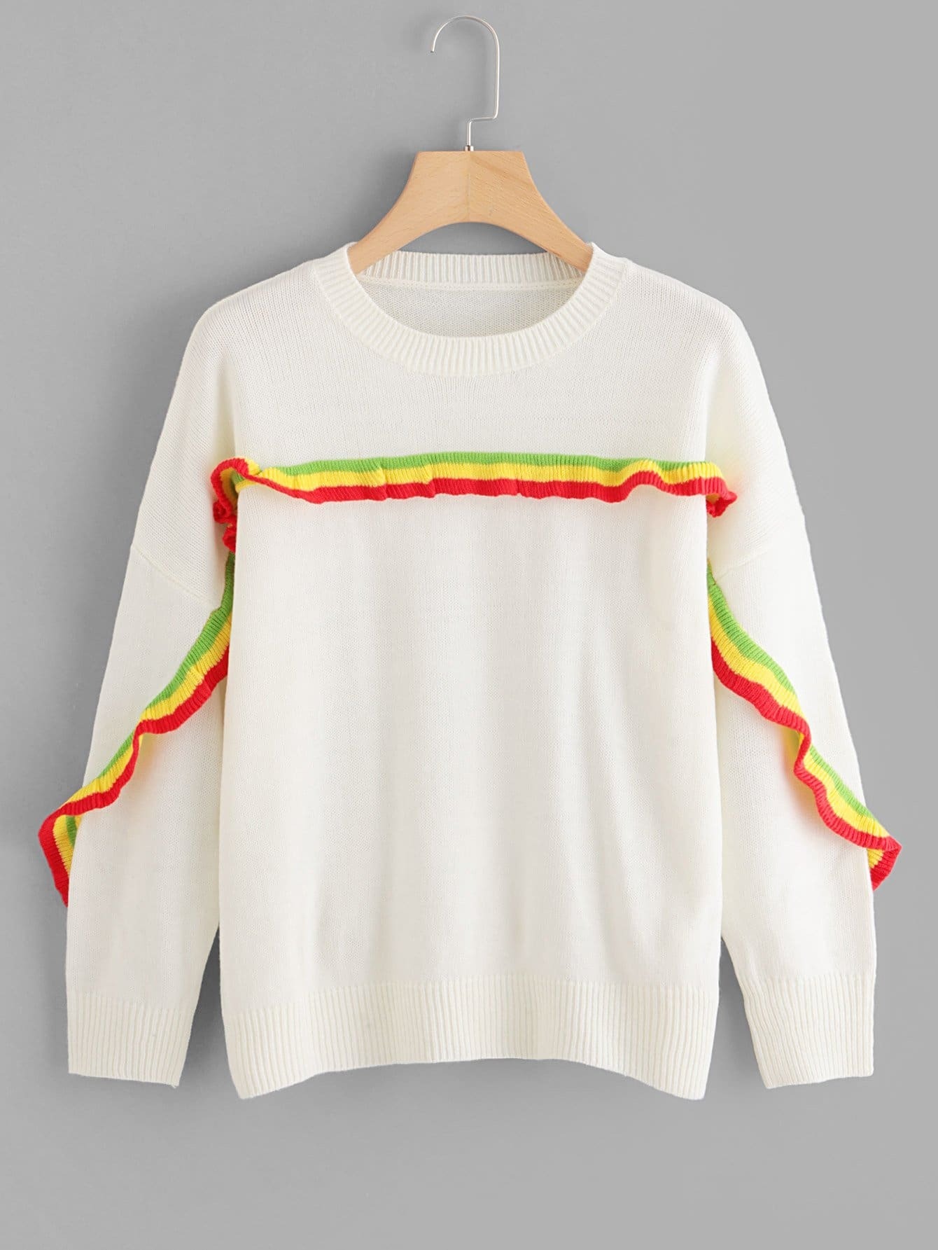 Мягкий свитер с полосатой рубашкой