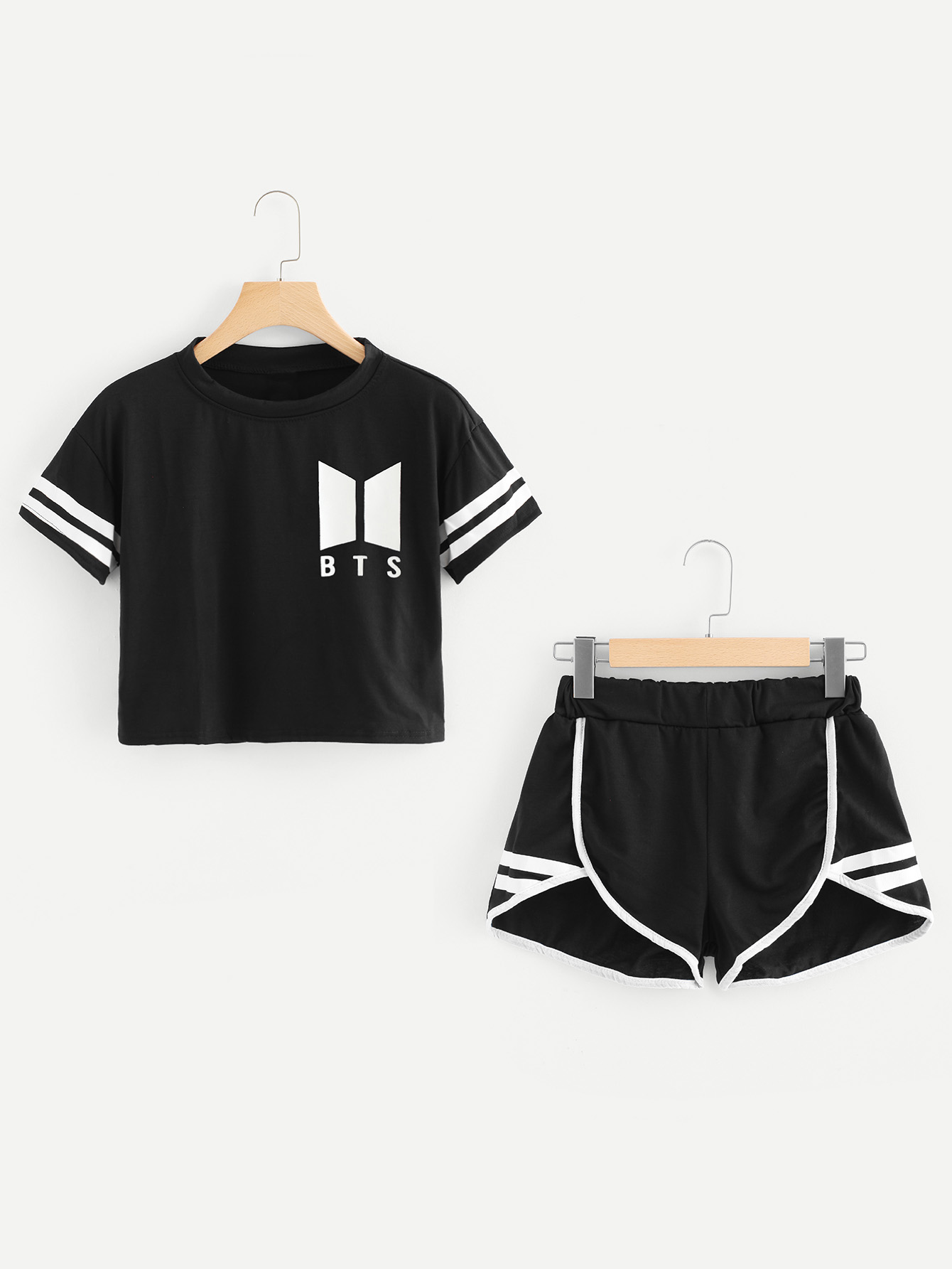 Letter Print Stripe Tape Panel Top With Shorts