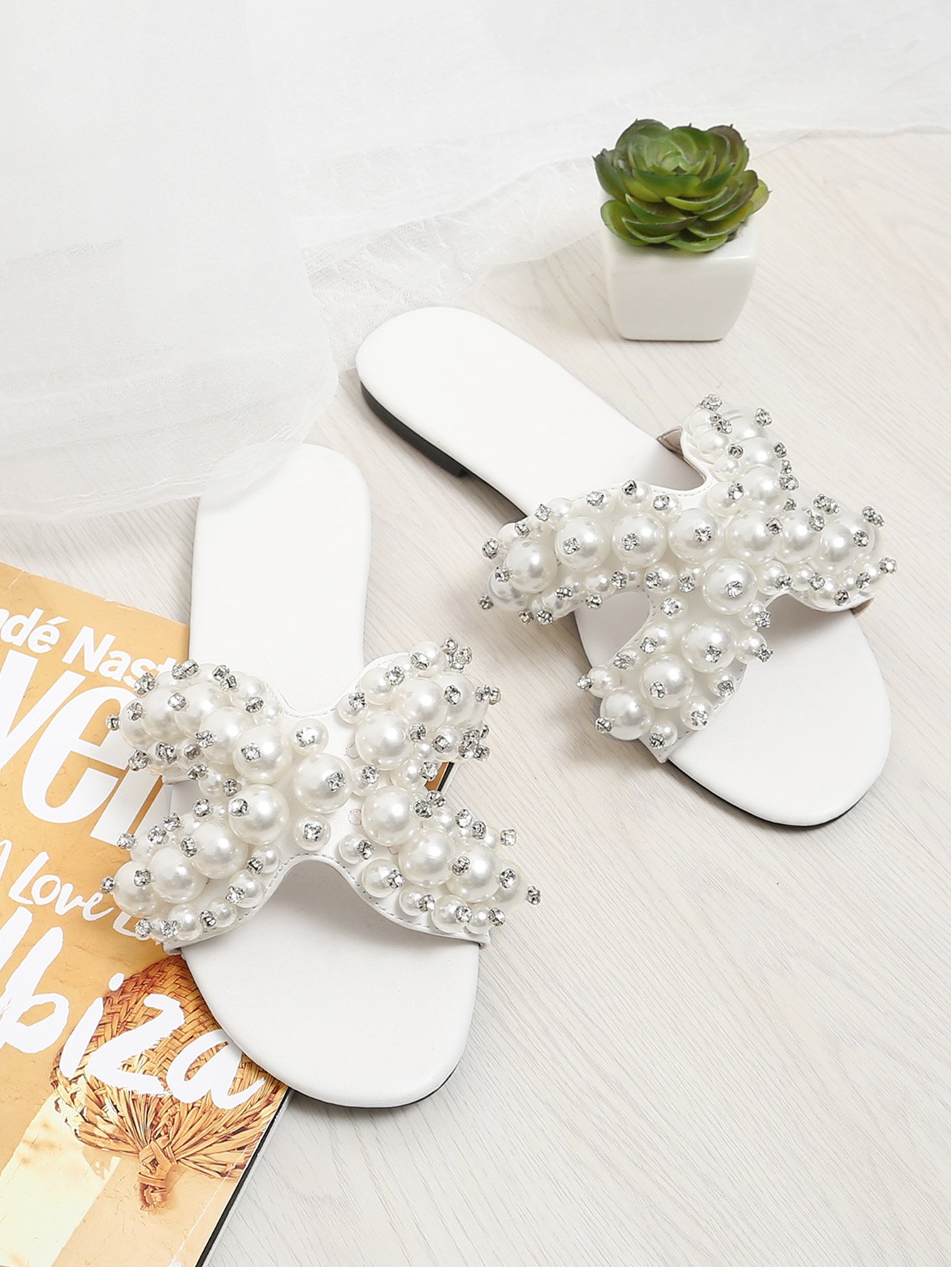 Фиолетовые перламутровые плоские тапочки