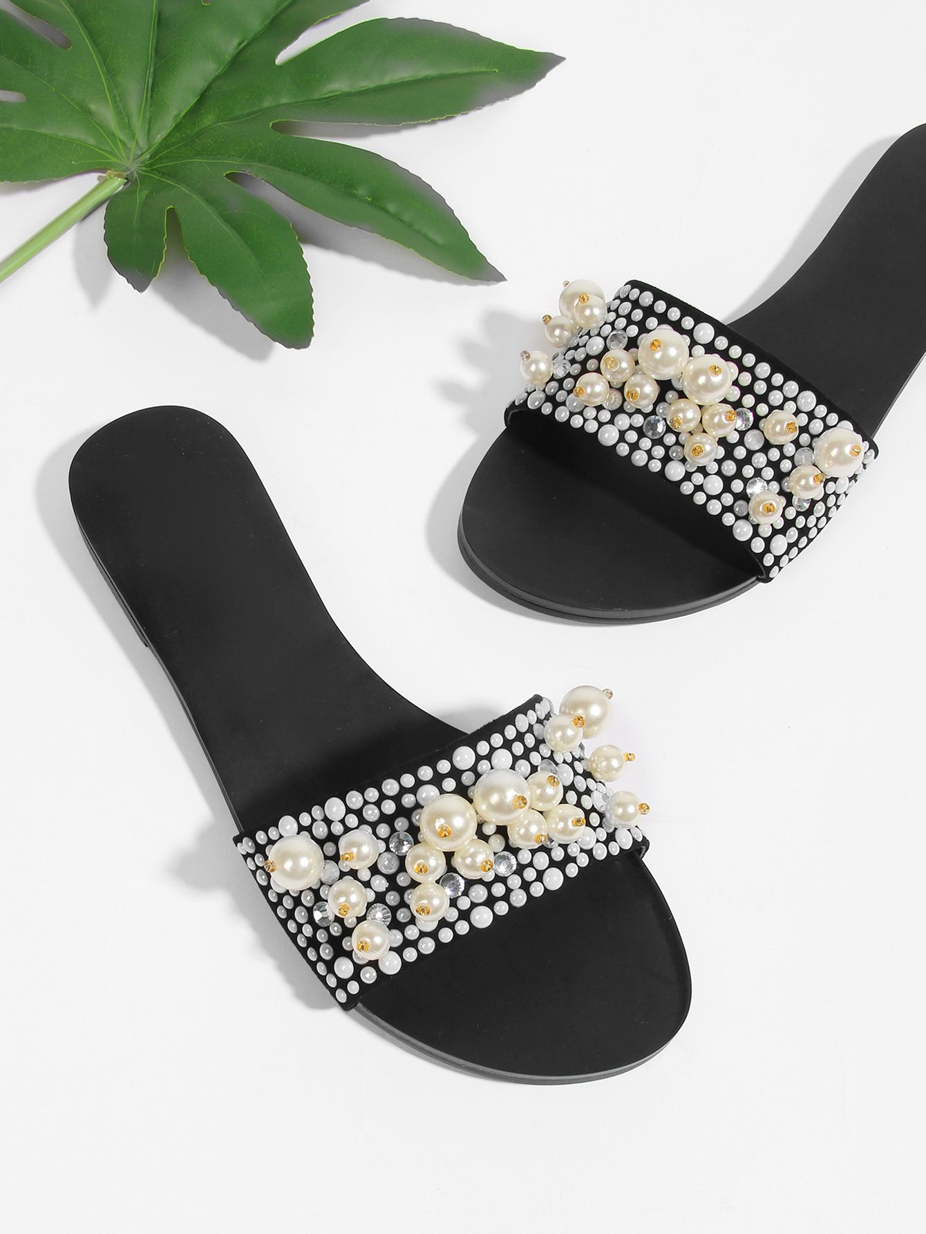 Сандали с жемчужинами