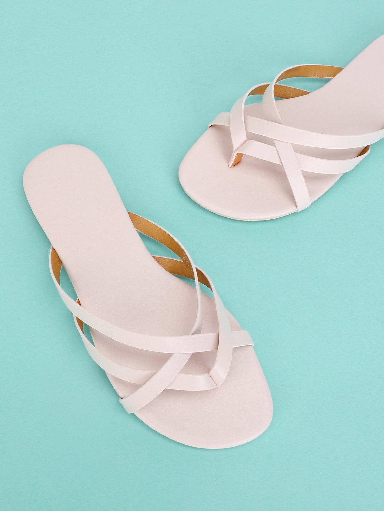 Сандали крест-накрест