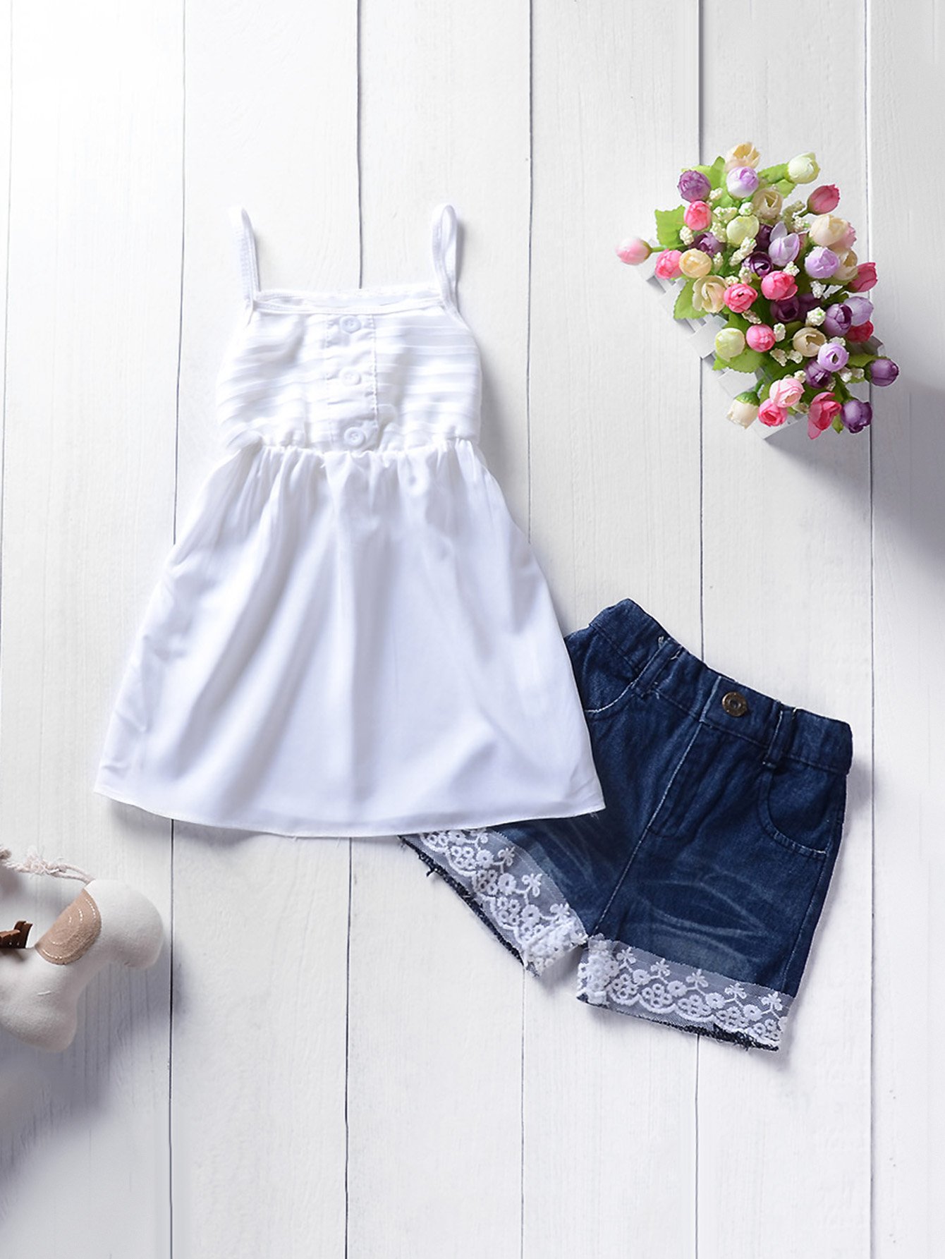 Girls Button Decoration Cami Top With Contrast Lace Denim Shorts