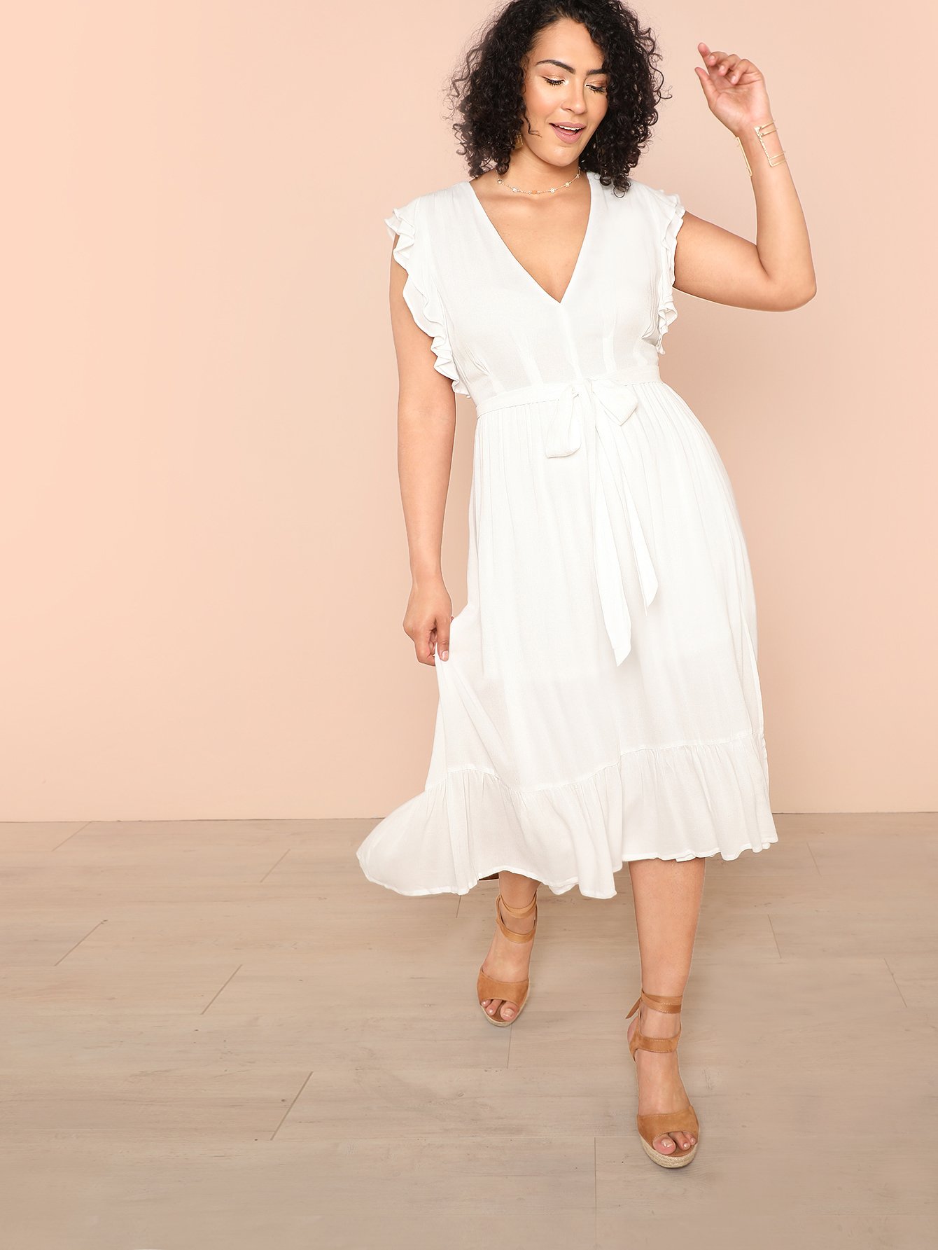 Погружение в шею Ruffle Armhole Self Belted Dress