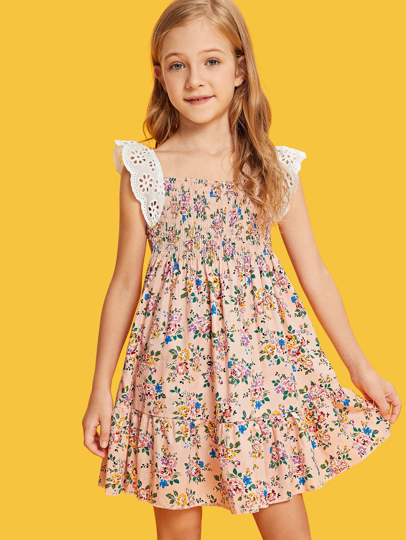 Shirred Panel Ruffle Hem Цветочные платья с кружевным ремнем