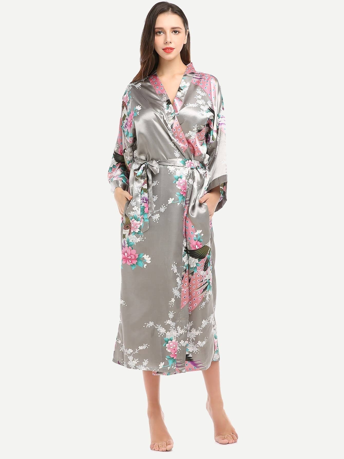 Ночная рубашка с павлином и цветочным узором