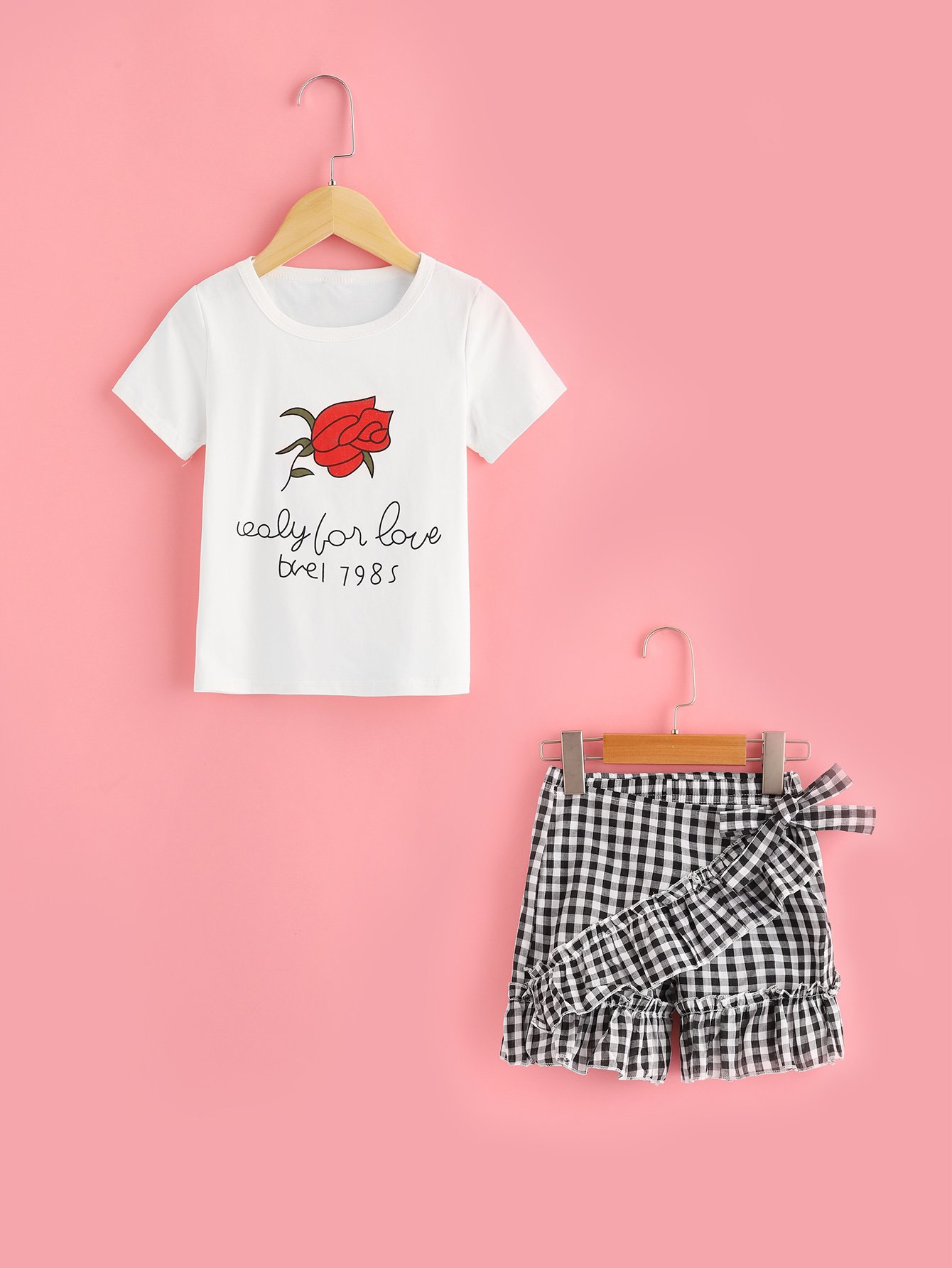 Girls Rose And Letter Print Tee With Ruffle Hem Gingham Shorts