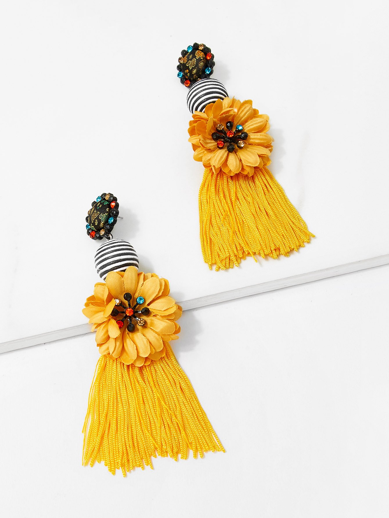 все цены на Contrast Flower Fringe Drop Earrings онлайн