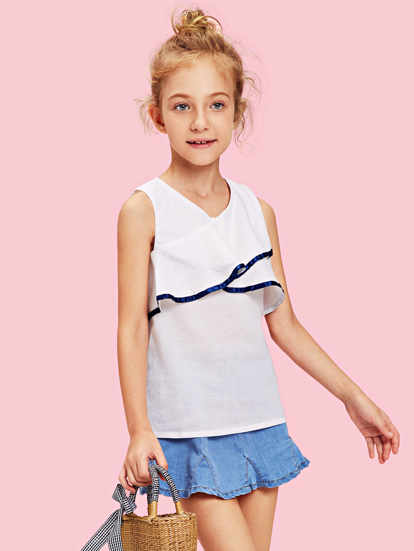 Контрастность Binding Ruffle Trim Sleeveless Top