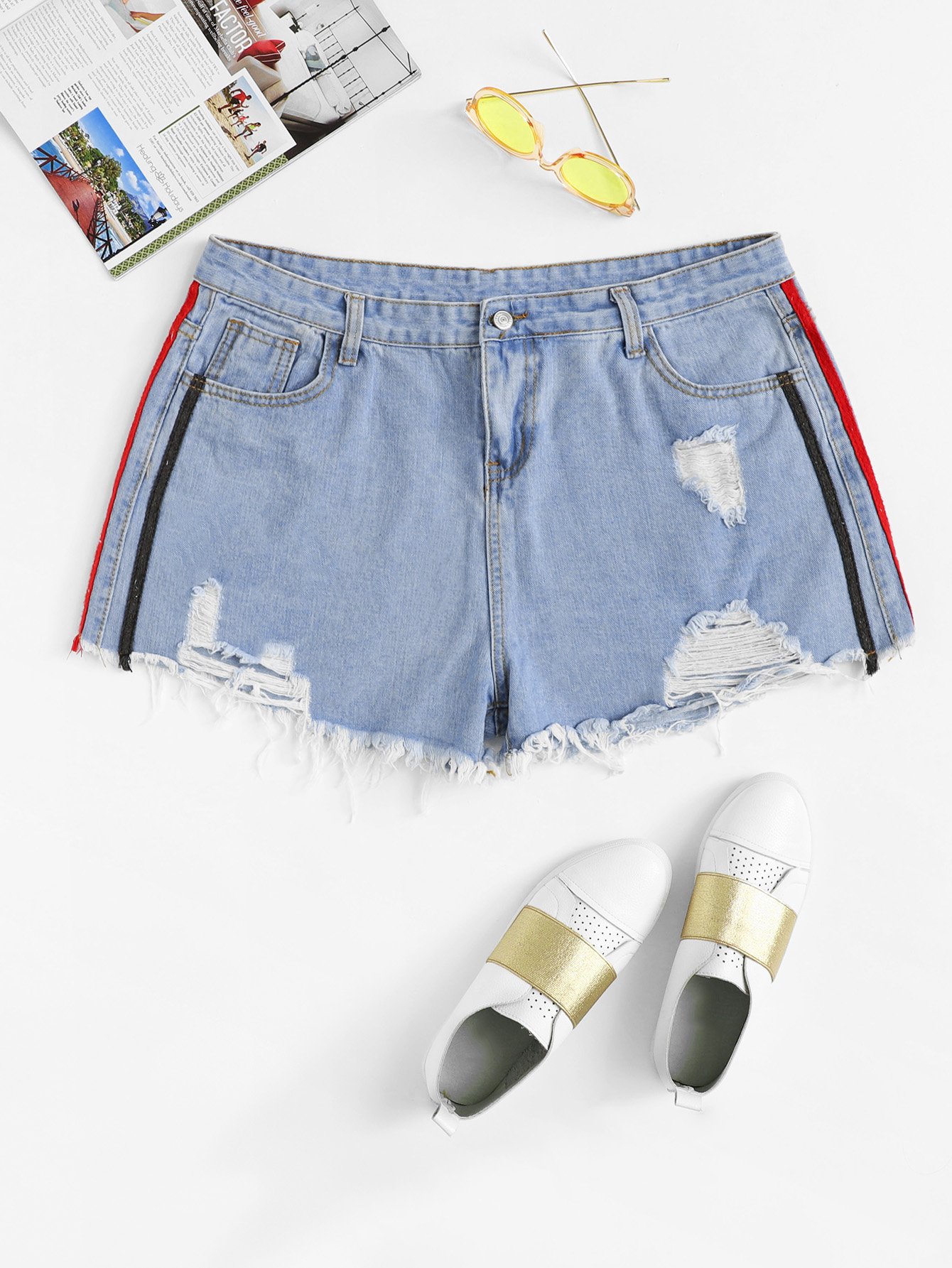 Plus Stripe Contrast Ruffle Hem Denim Shorts
