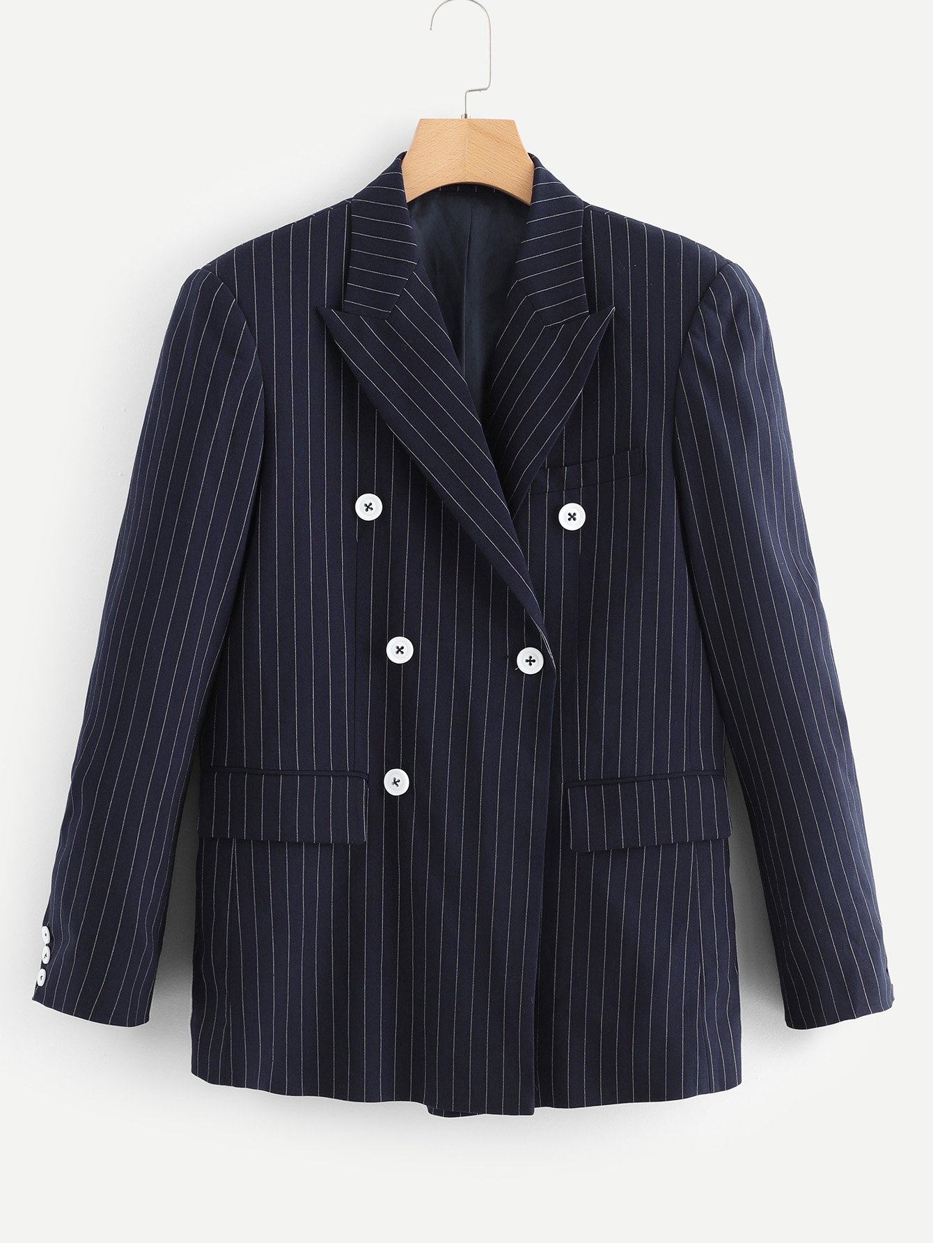 Мужский тонкий-полосатый жакет с украшением пуговицы