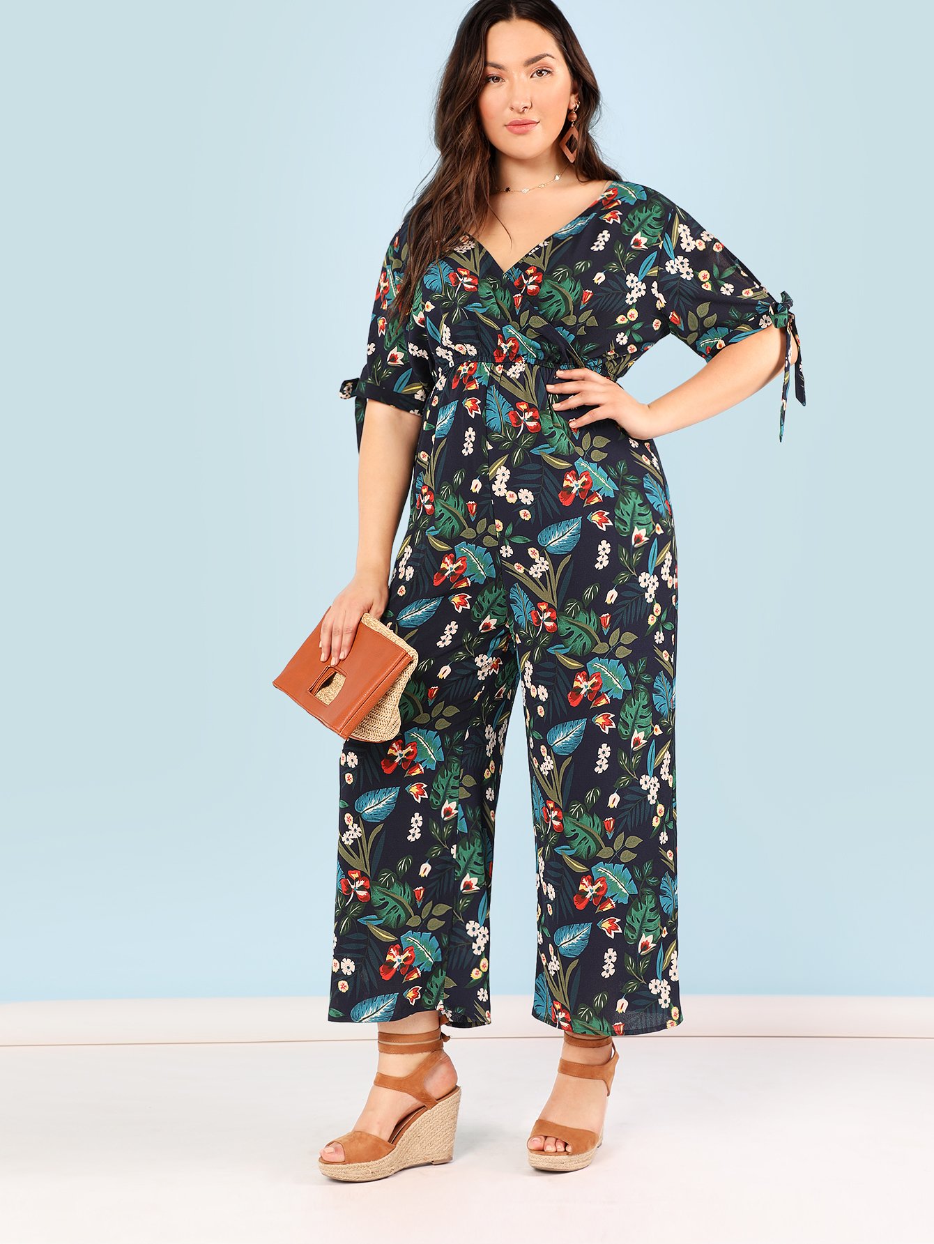 Двойной V Neckline Knot Cuff Tropical Jumpsuit