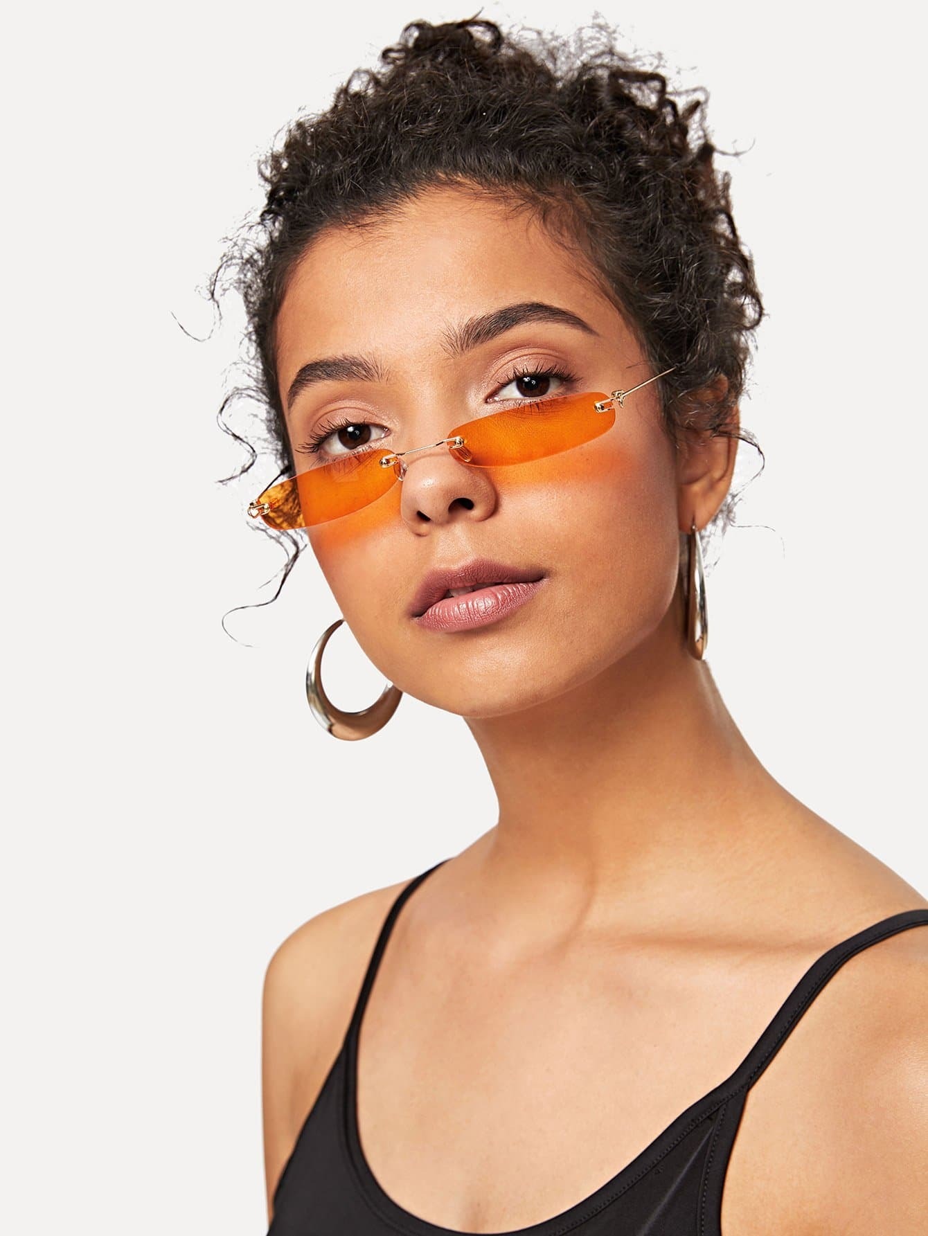 Эллиптические солнцезащитные очки и без оправы