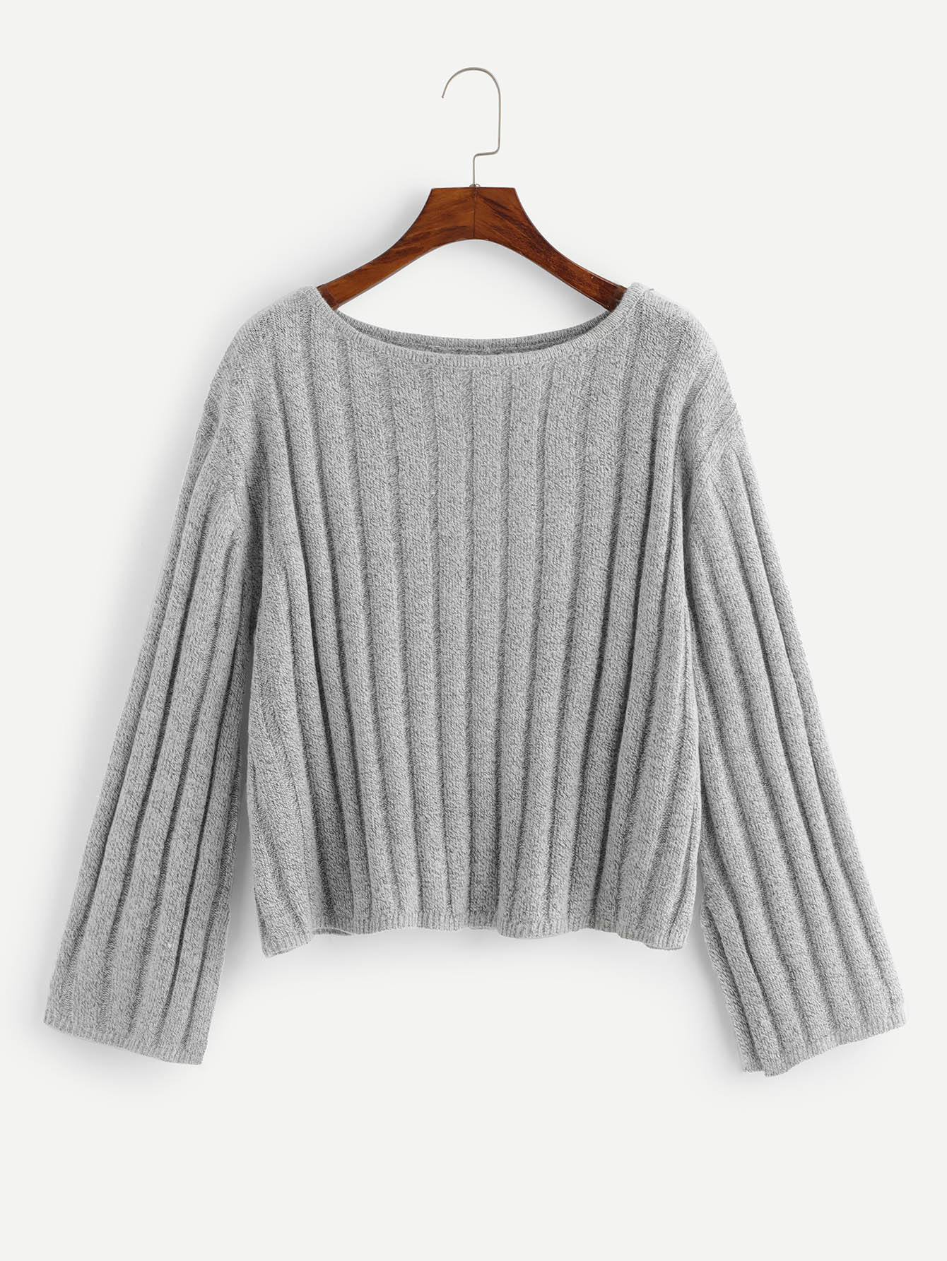 Стильный вязаный свитер