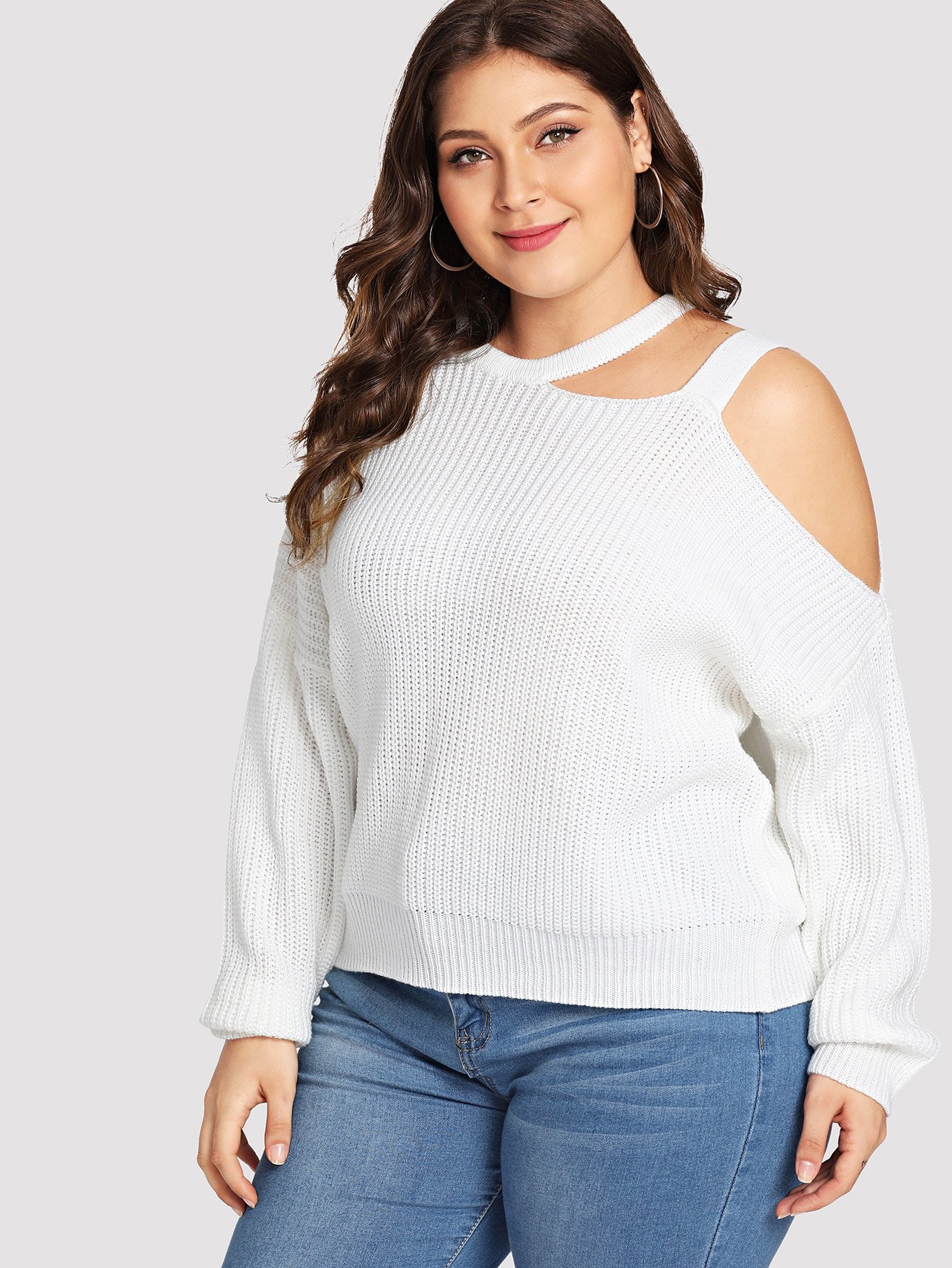 Плюс вырезать одно плечо сплошной свитер