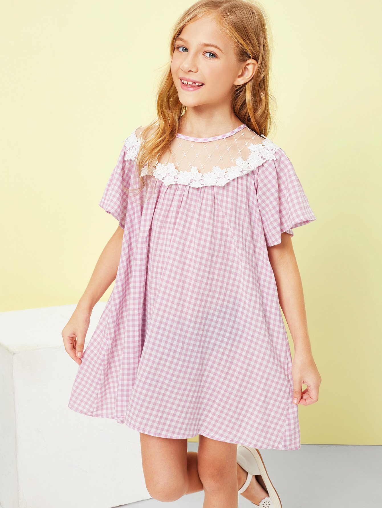 Девушки Mesh Yoke Lace Trim Keyhole Back Dress