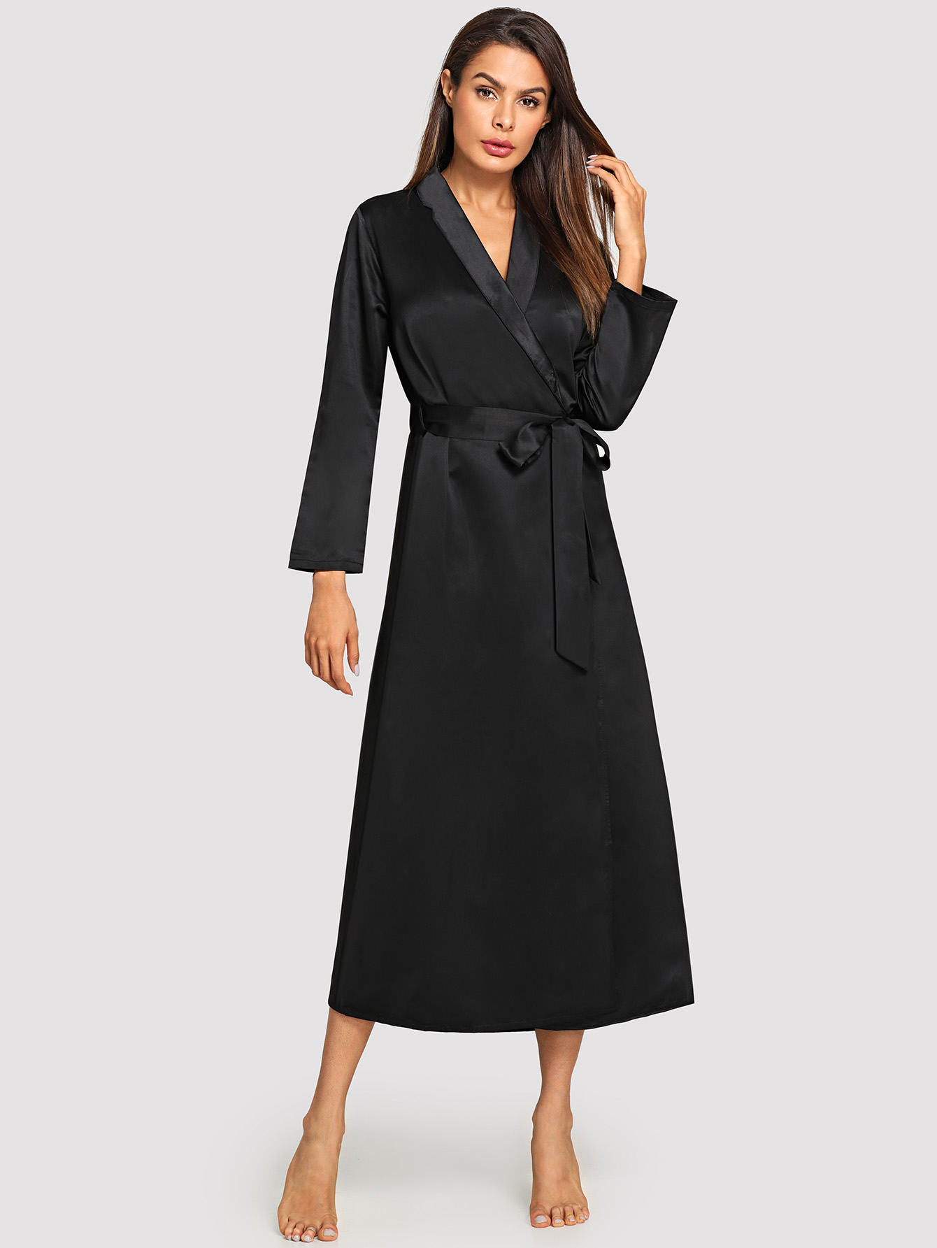 Простой длинный домашний халат и с поясом