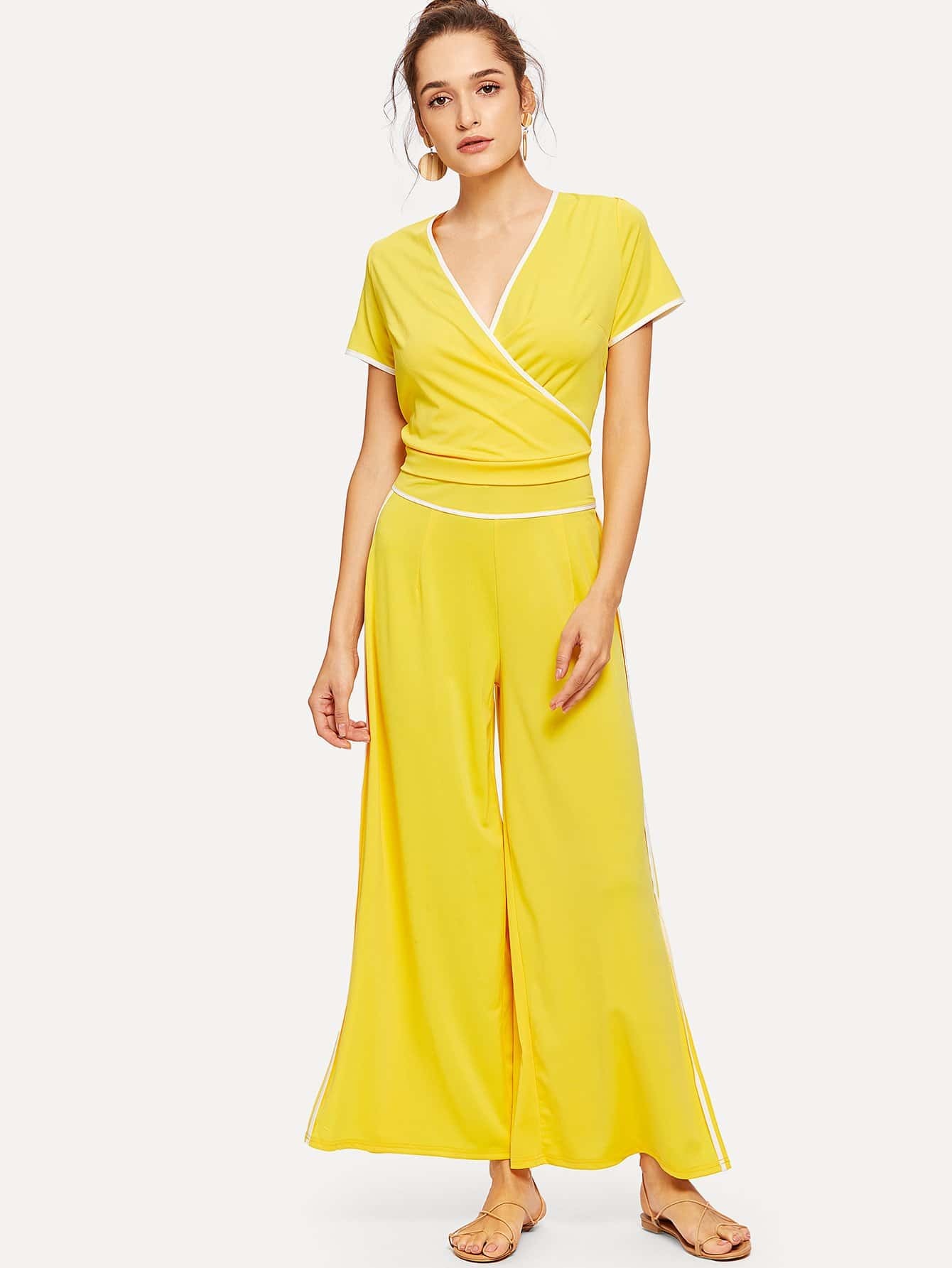 Комплект контрастных обвязочных вершин и широких штанов для ног