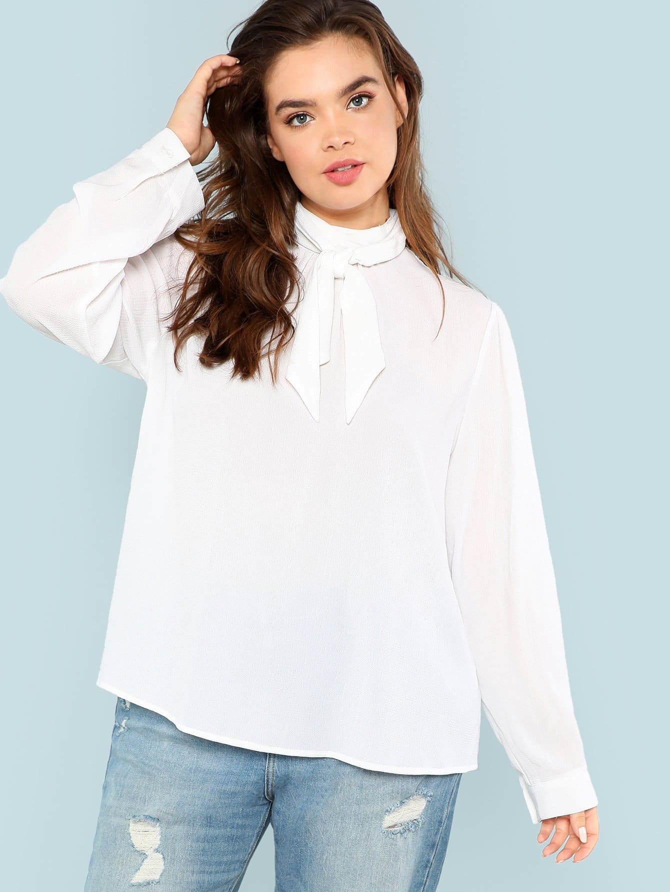 Плюс Mock Neck Exaggerate Bow Embellished Top
