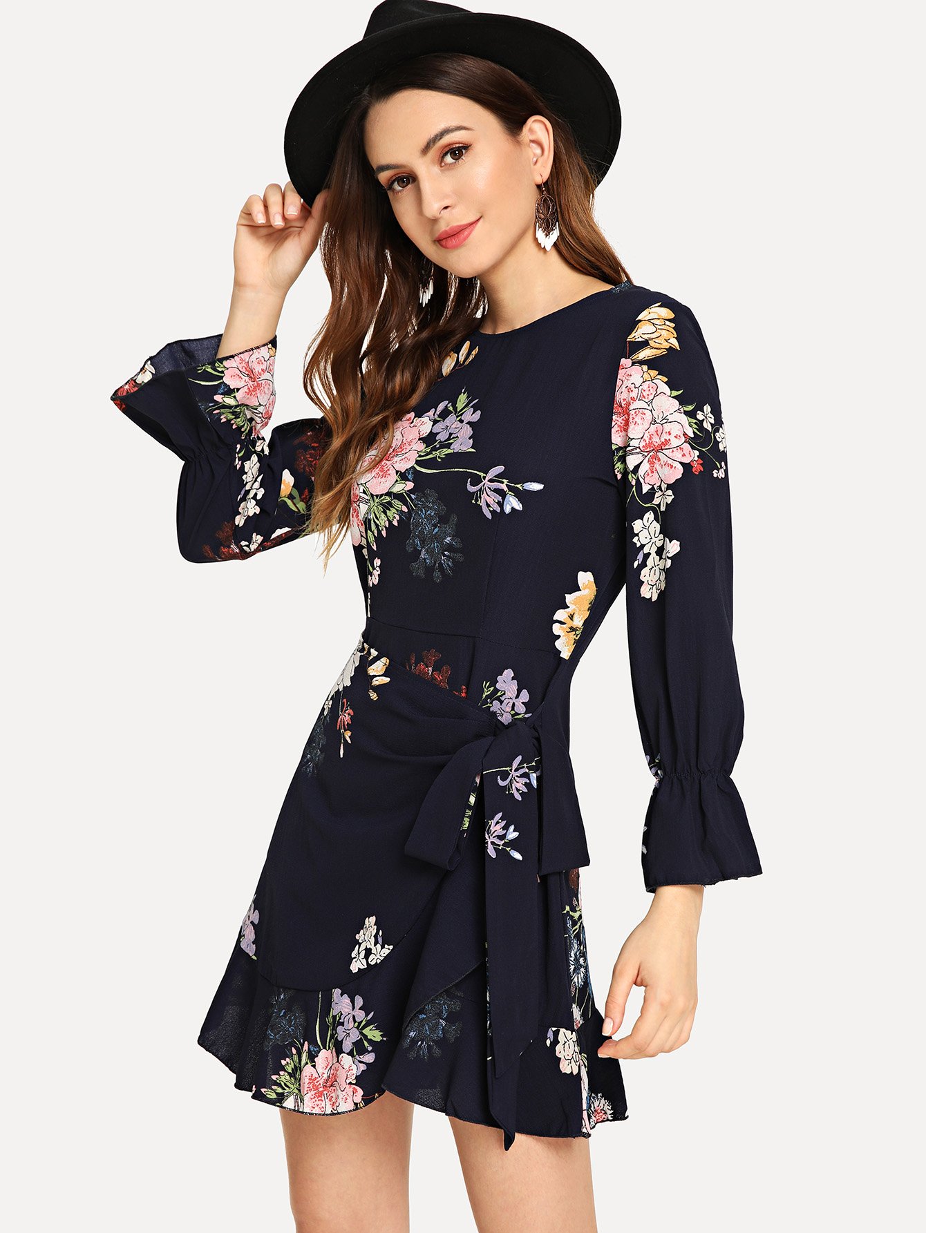 Цветочная печать Flounce Sleeve Self Belted Dress