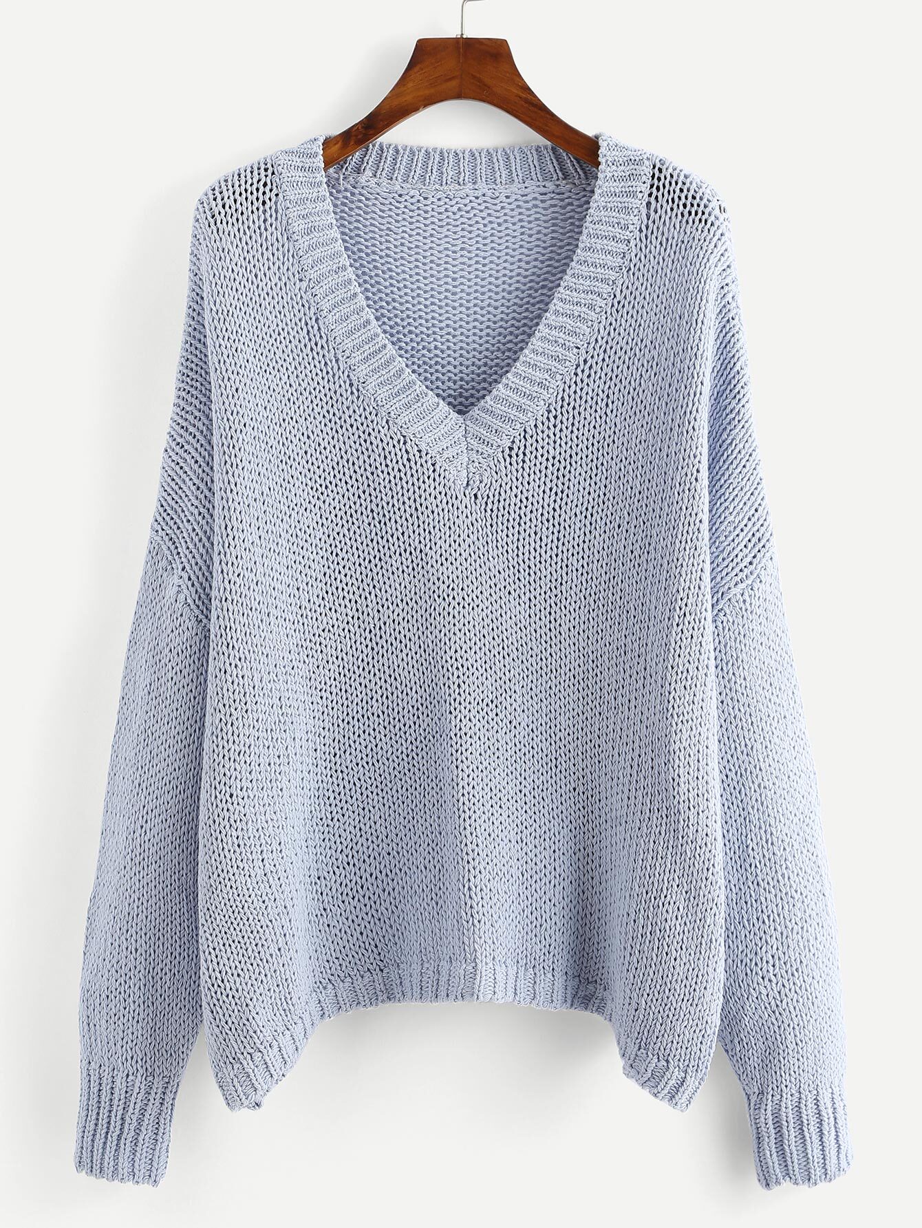 Свитер с отверстием и с падениями плеча