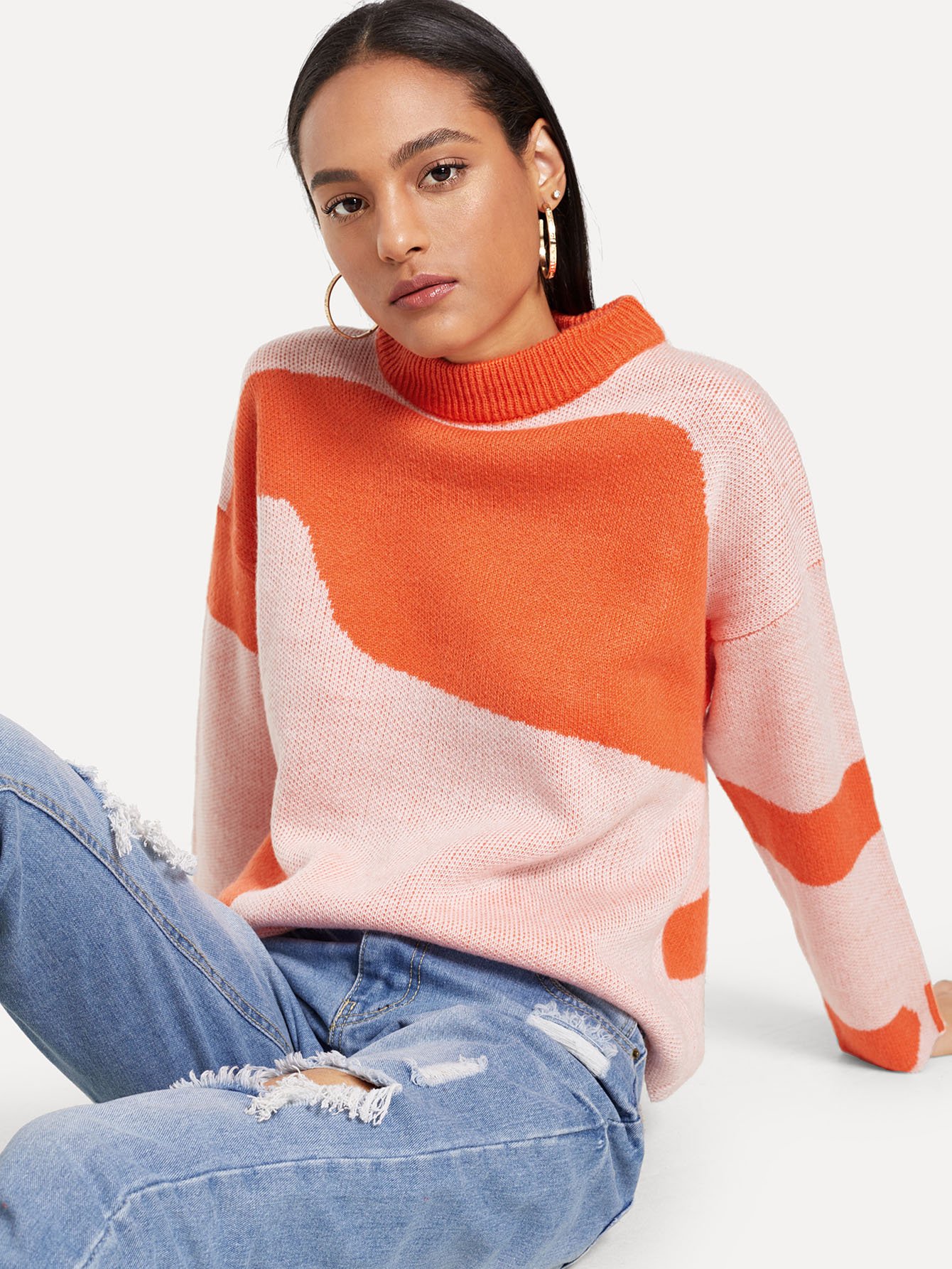 Цветный кусковой свитер с падениями плечами