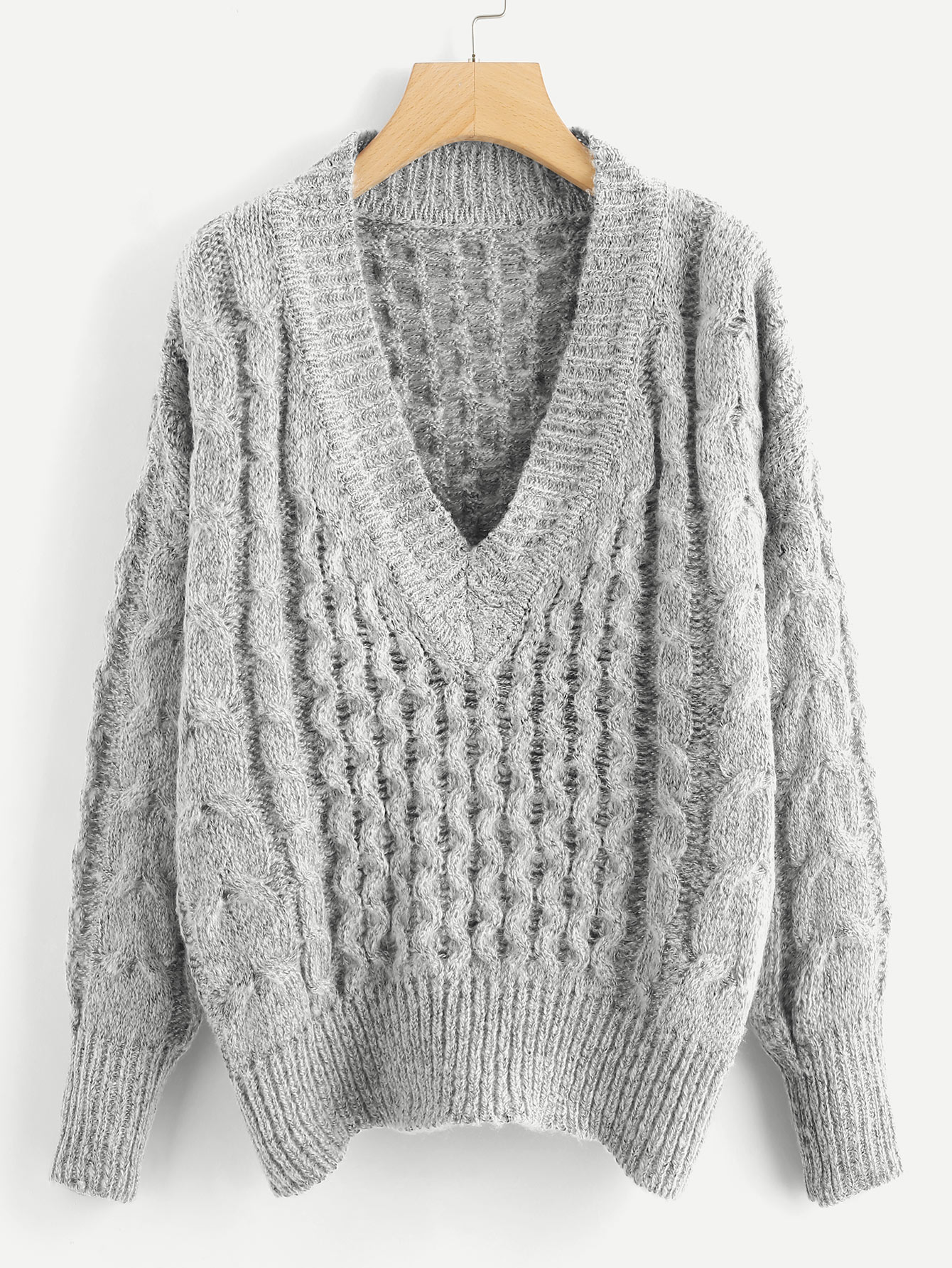 Трикотажный свитер с глубоким воротником