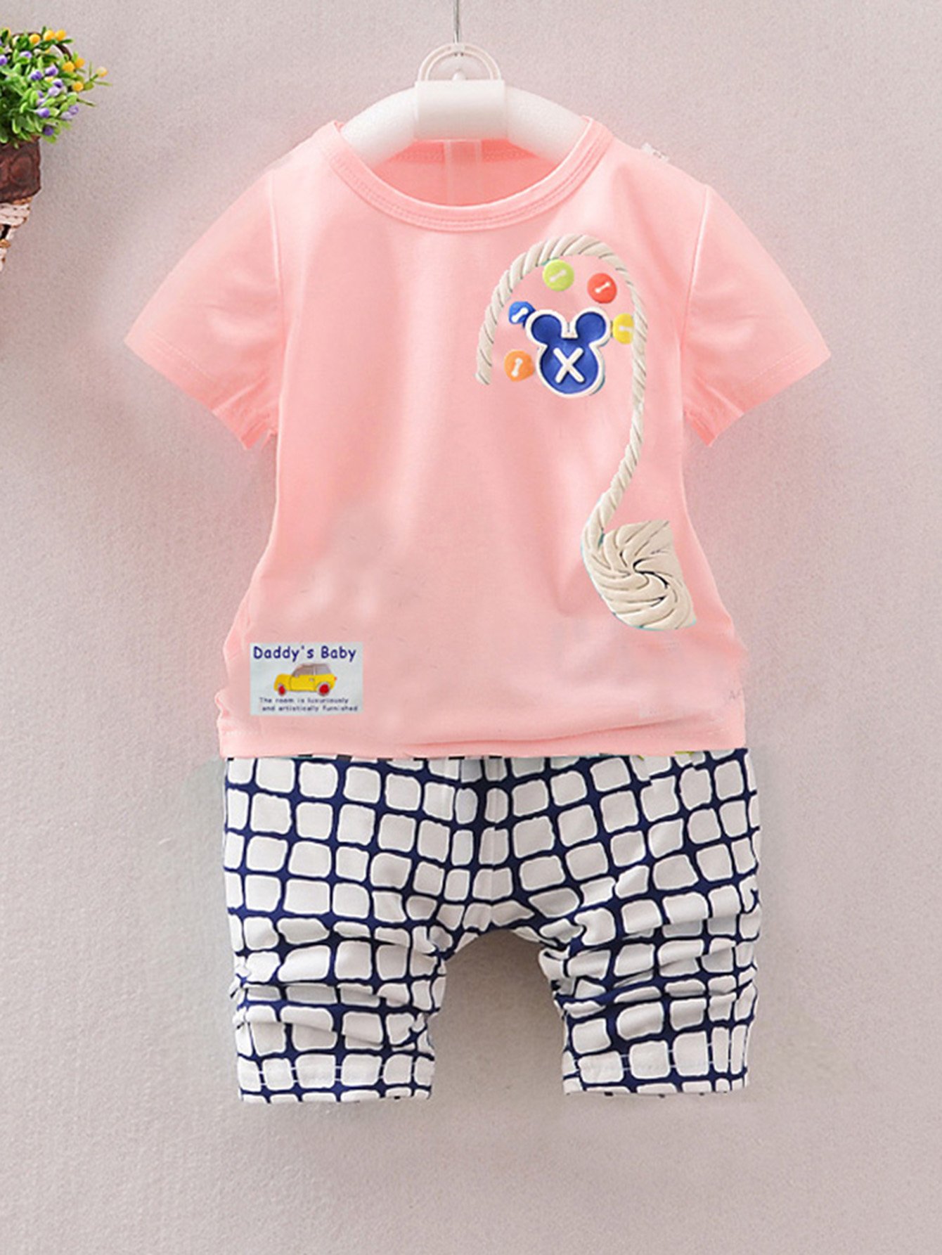Girls Cartoon And Letter Print Top & Plaid Shorts