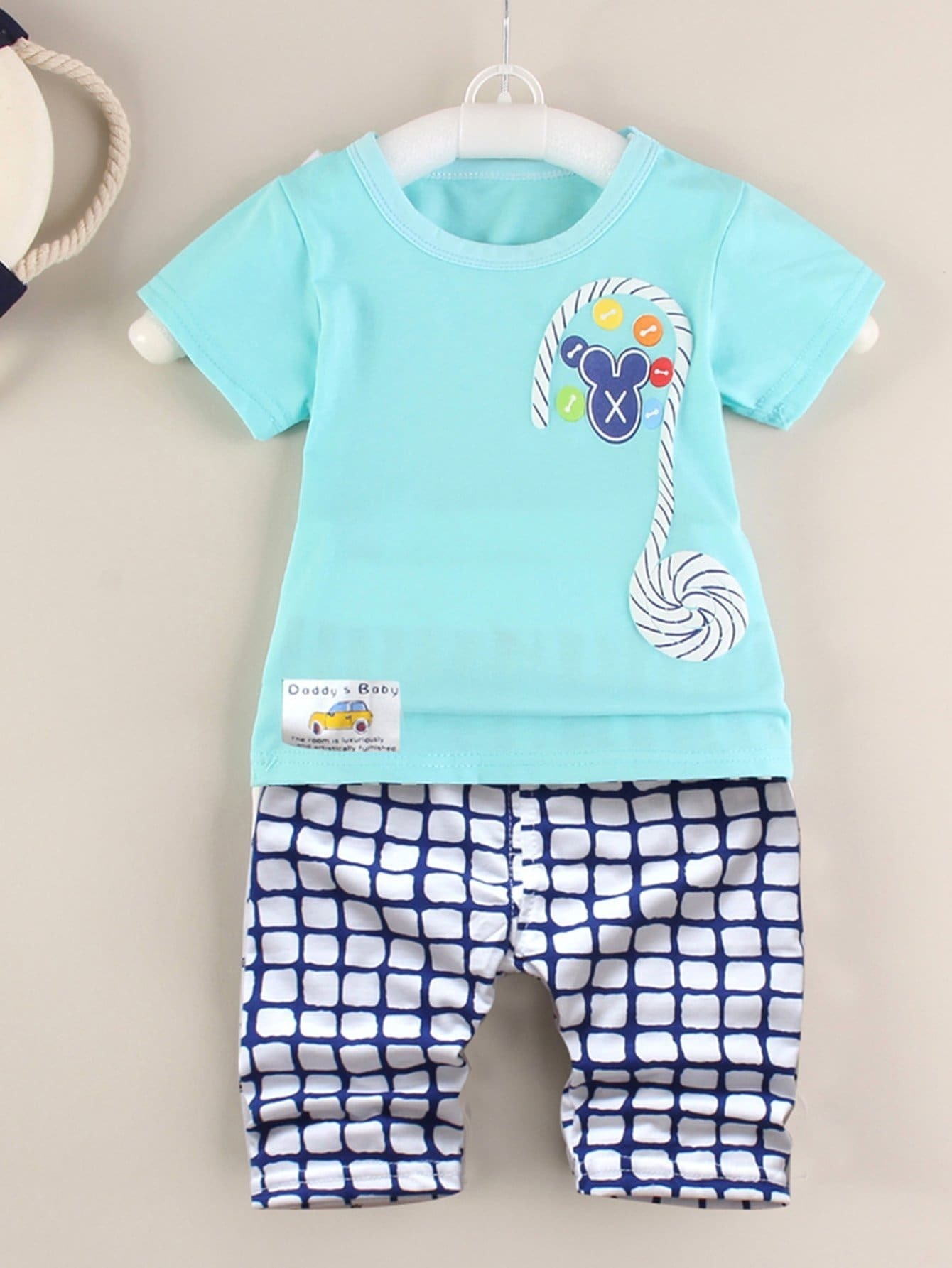 Boys Cartoon And Letter Print Top & Plaid Shorts