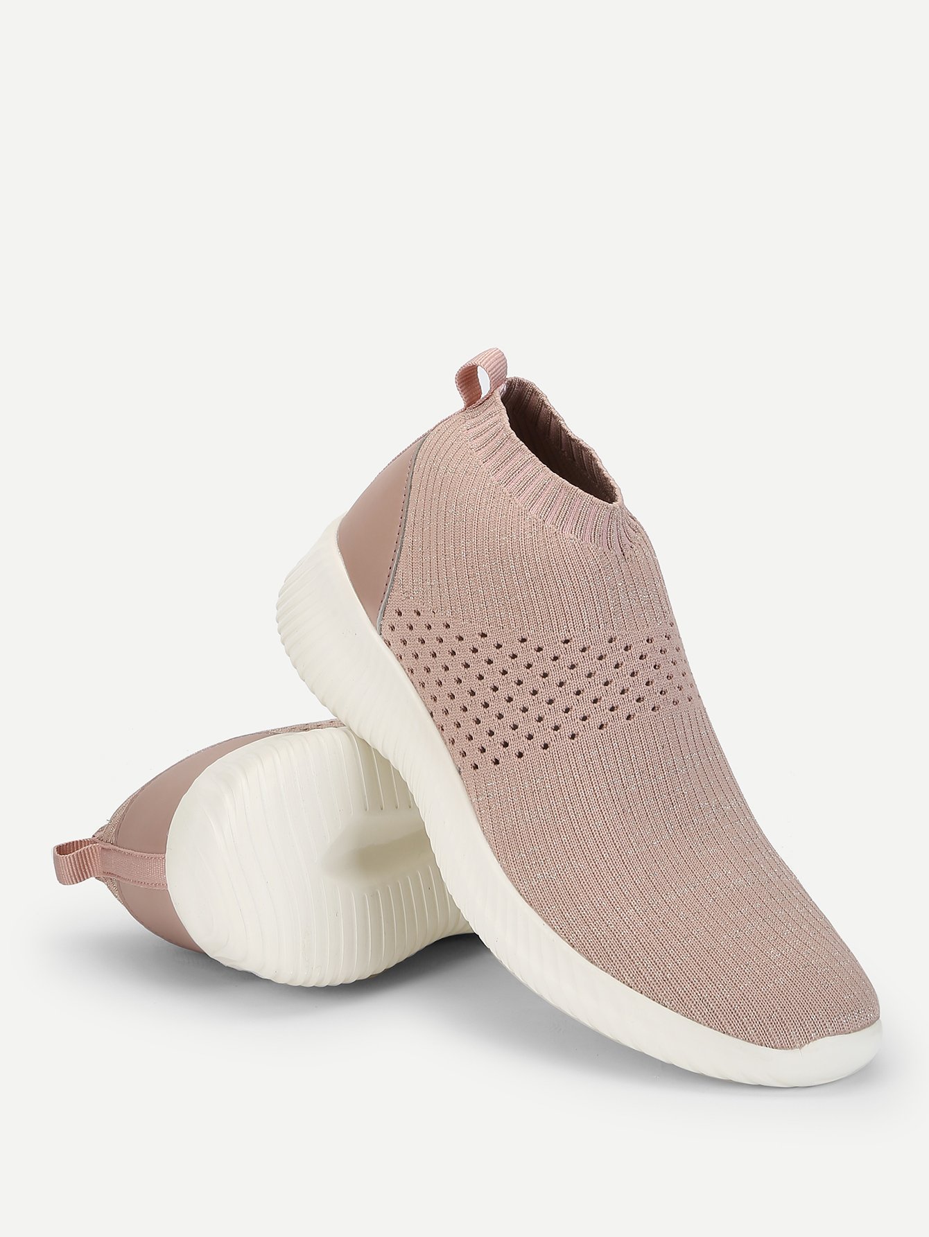 Спортивная обувь с высоким верхом