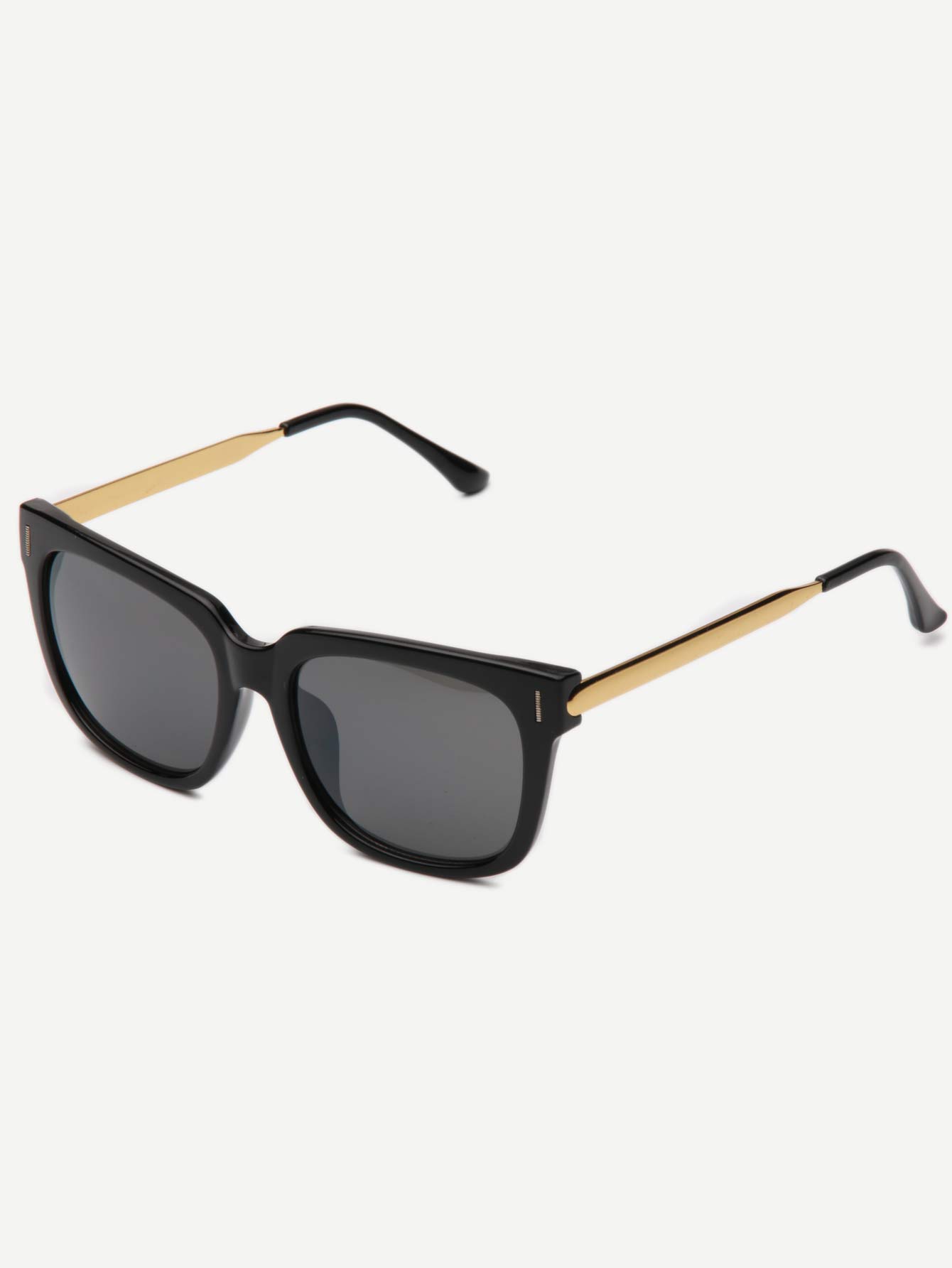 Металлические темные солнцезащитные очки для мужчины