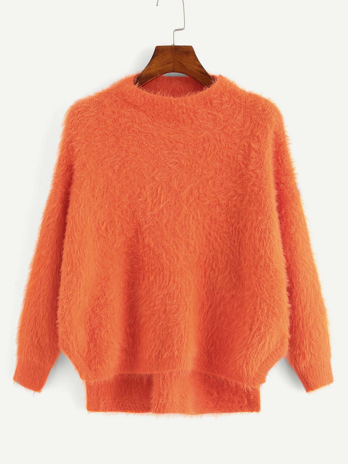 Свитер с заниженной линией плеч