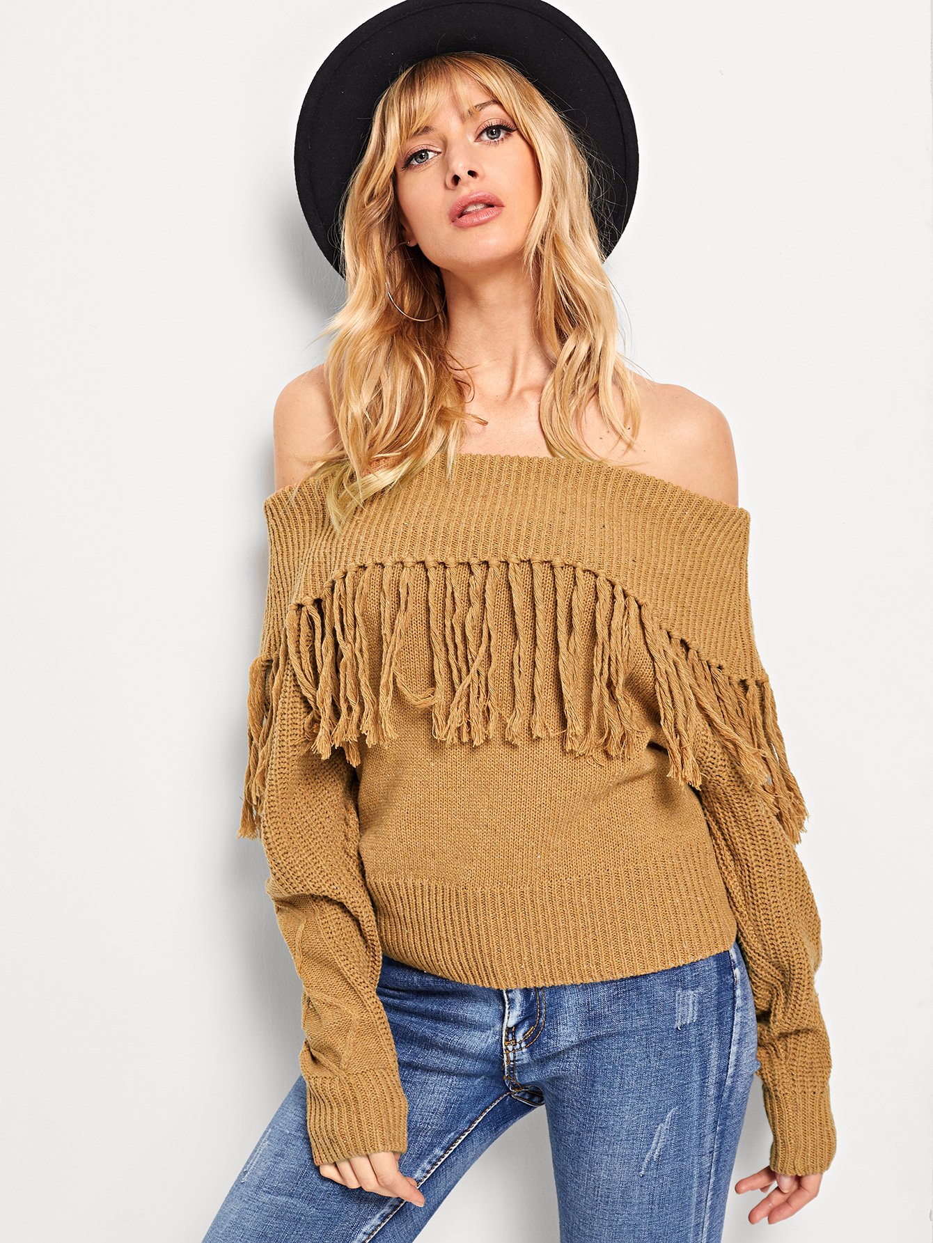 Свитер с оборкой отделкой с кисточками