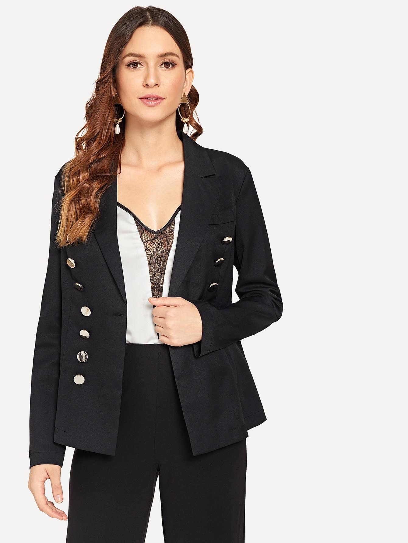 Индивидуальный контрастный жакет с украшением пуговицы