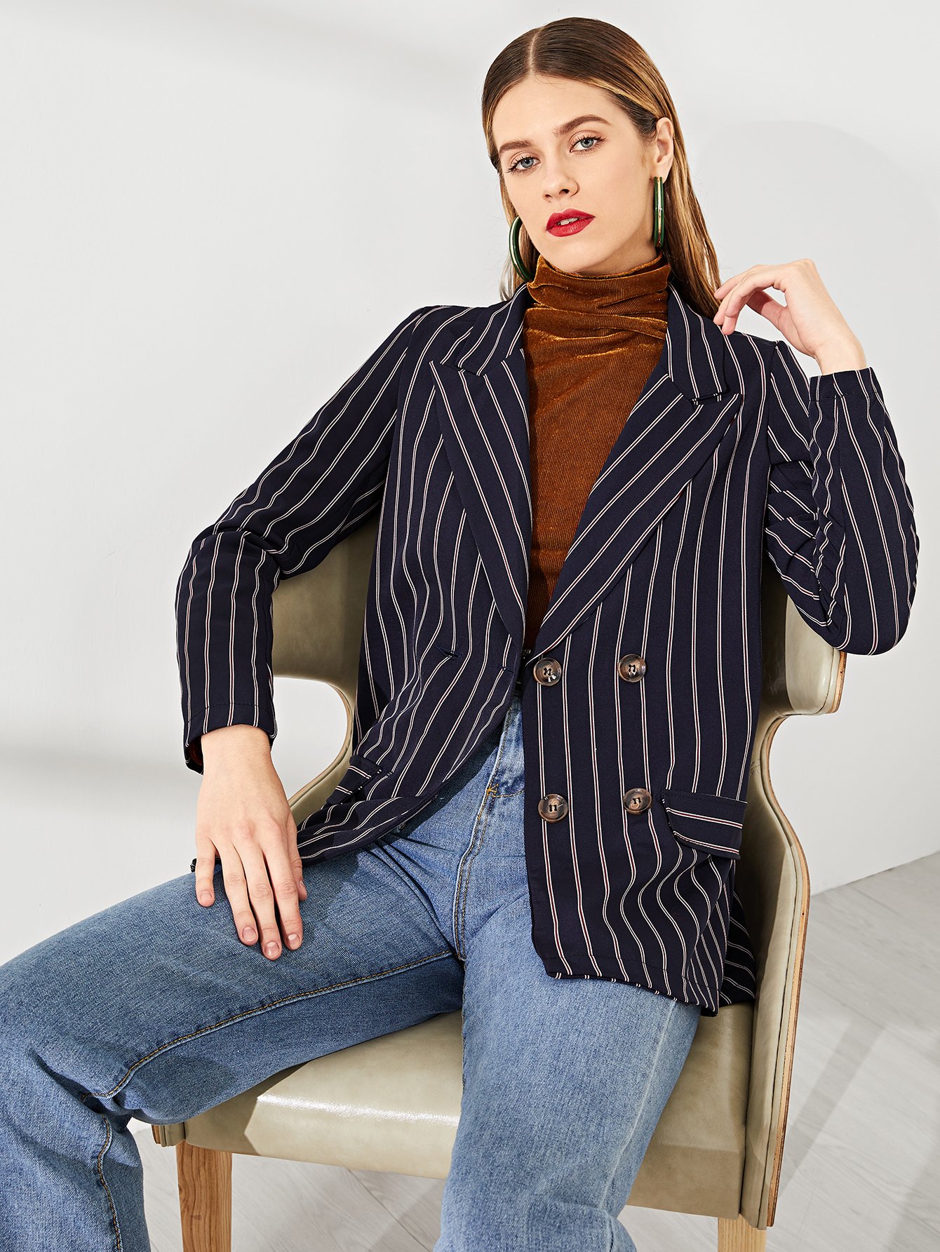 Двубортный полосатый жакет с воротником