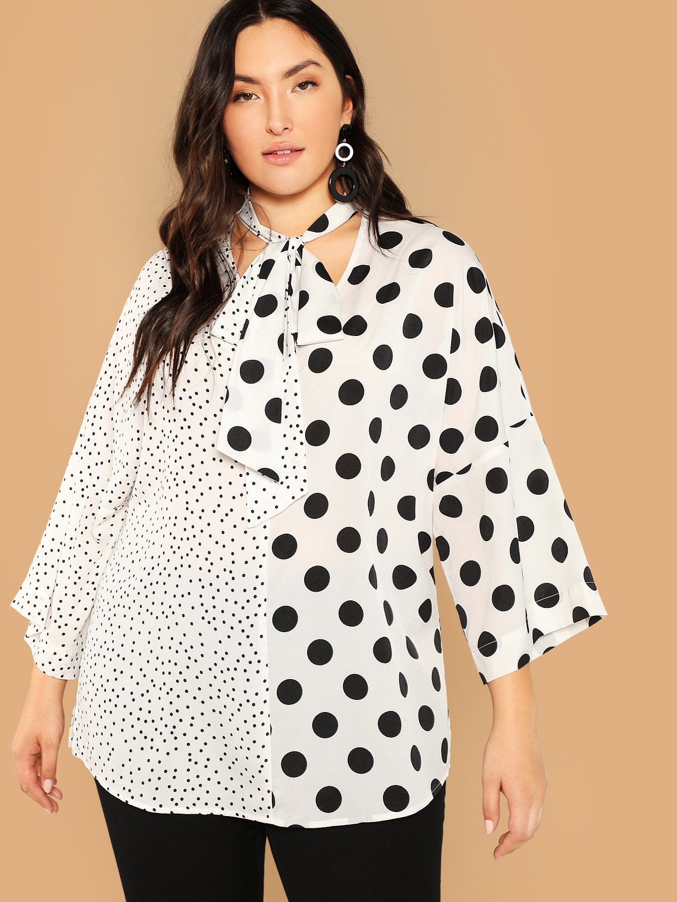 Плюс Tie Neck Mixed Polka Dot Версия для печати