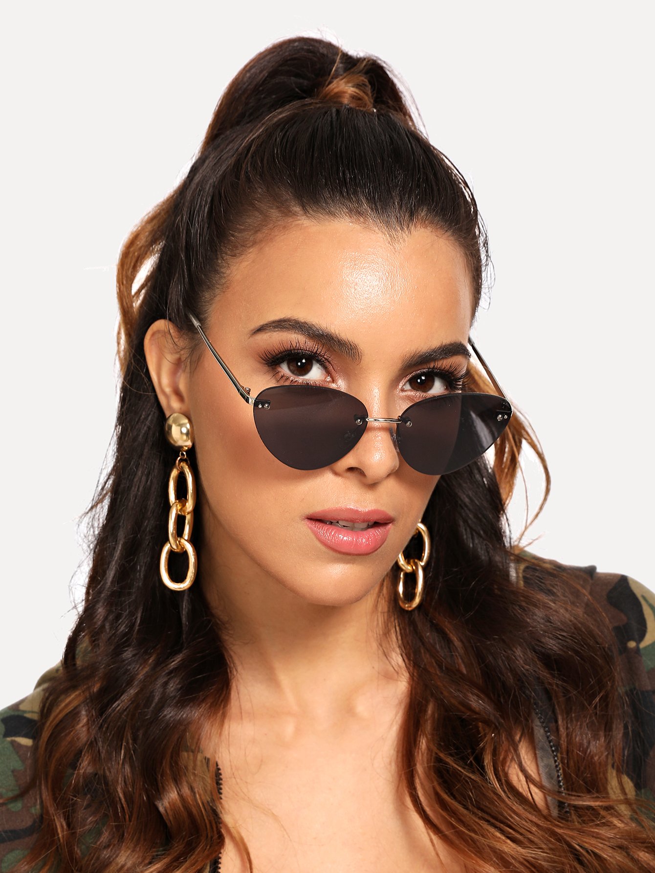 Солнцезащитные очки с цветными линзами без оправы