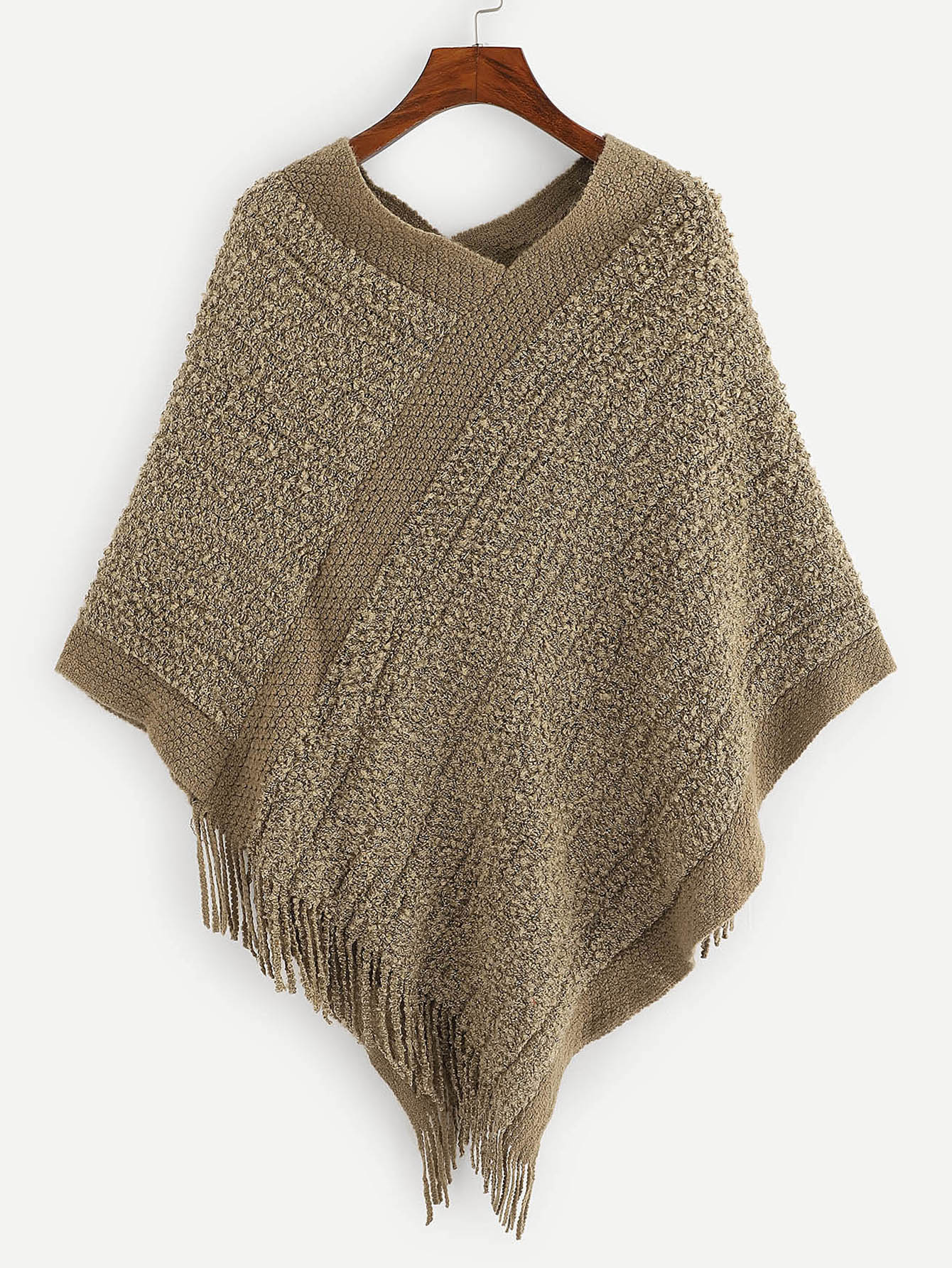 Вязаное пончо с бахромой