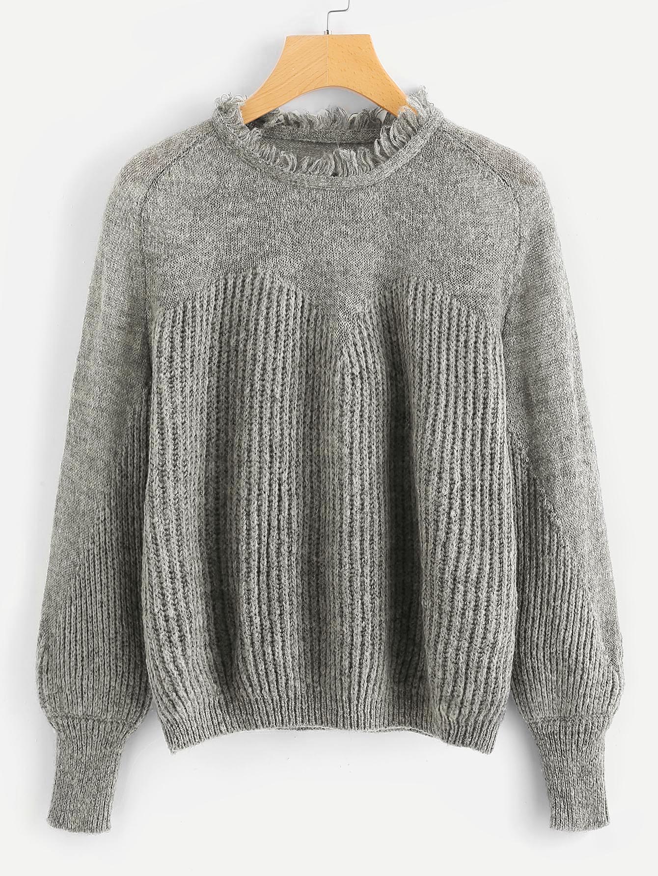 Свитер с рукавом-регланом с кисточками