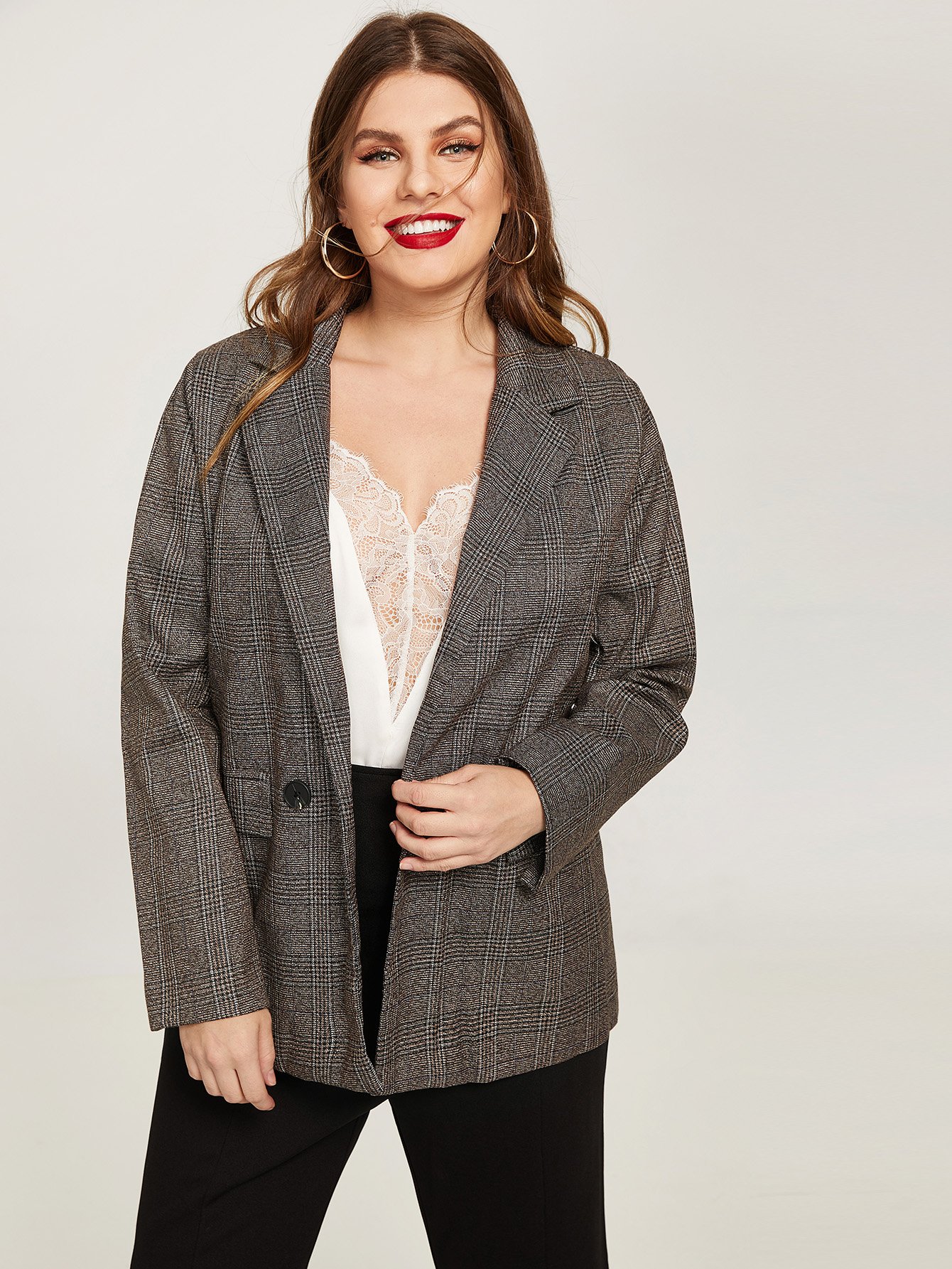 Размера плюс одноборный жакет в клетку