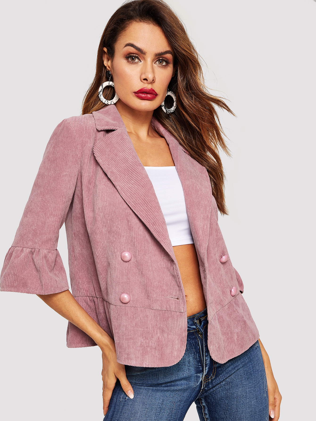 Вельветовый двухбортный жакет с оборкой