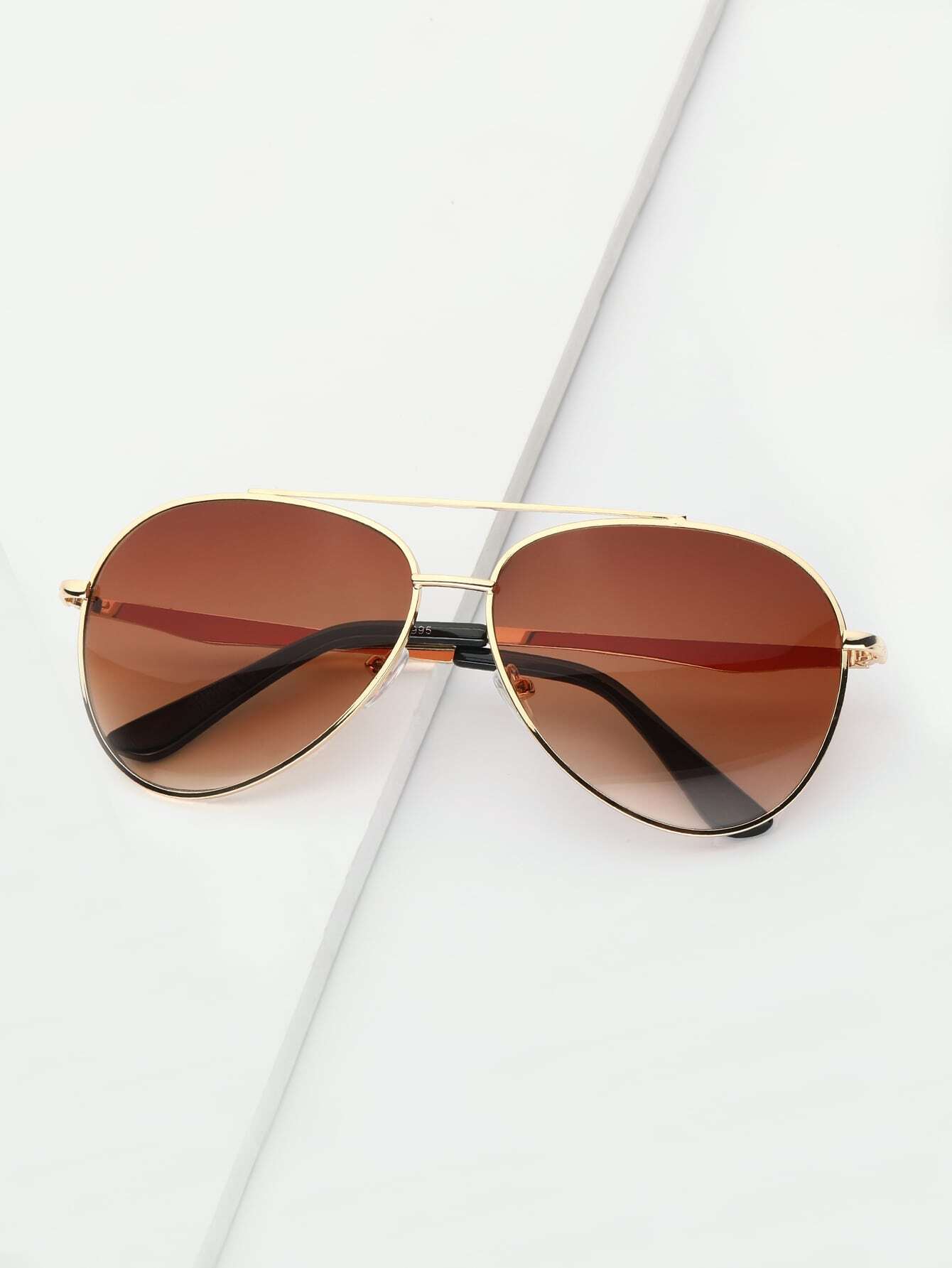 Солнцезащитные очки авиатора с плоском верхом для мужчины