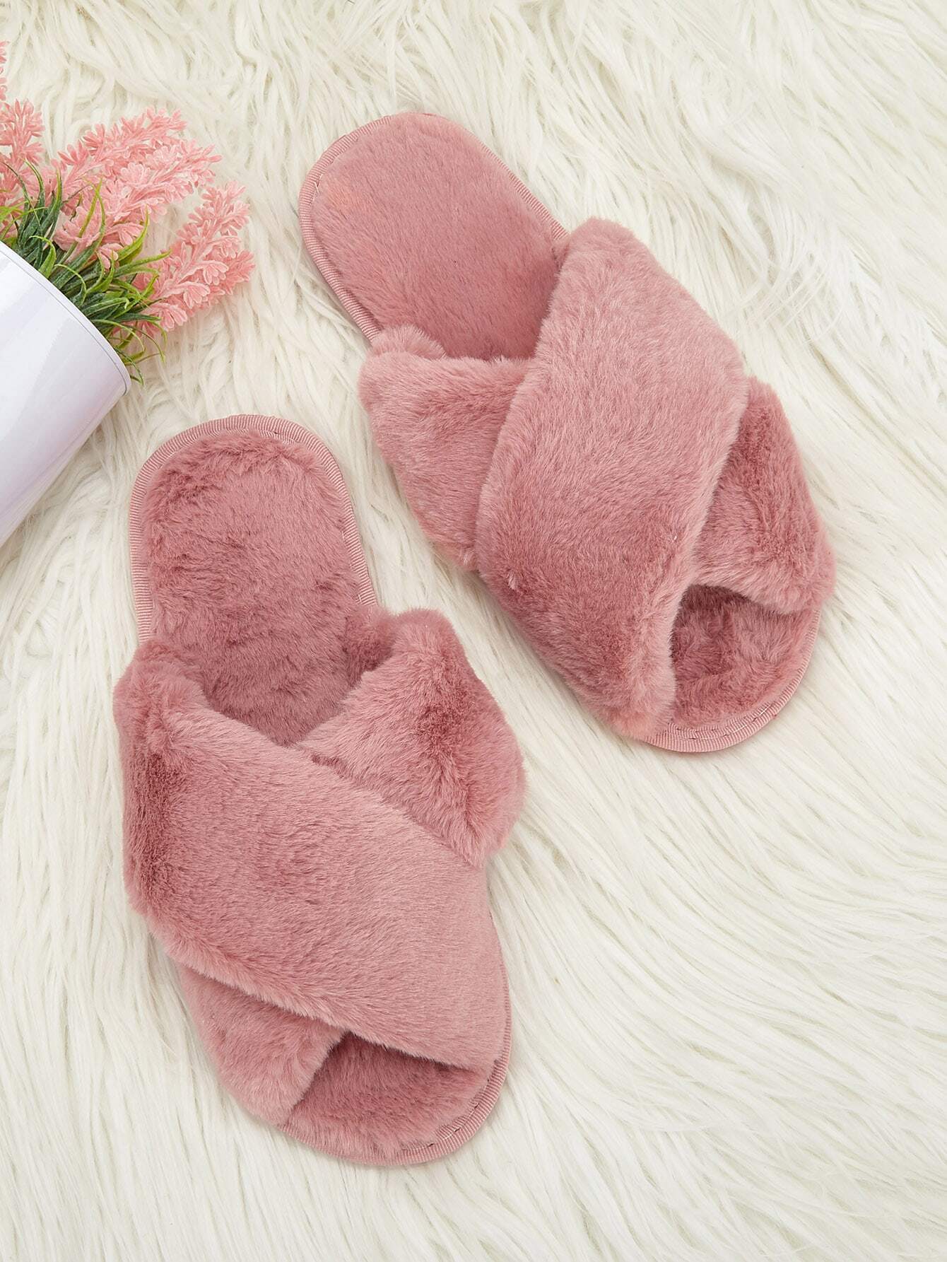 Однотонная пушистая тапочки